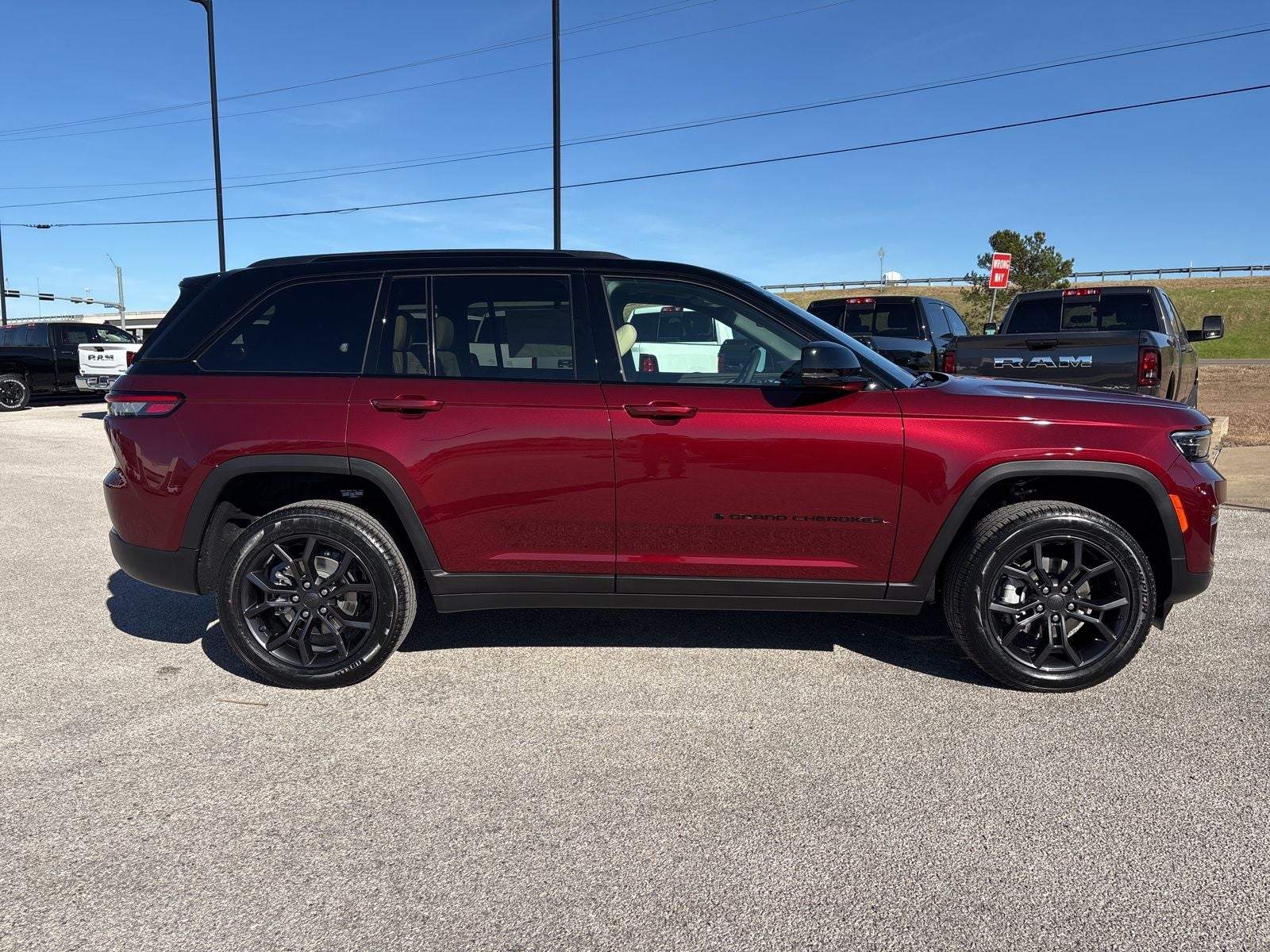 2025 Jeep Grand Cherokee GRAND CHEROKEE LIMITED 4X4