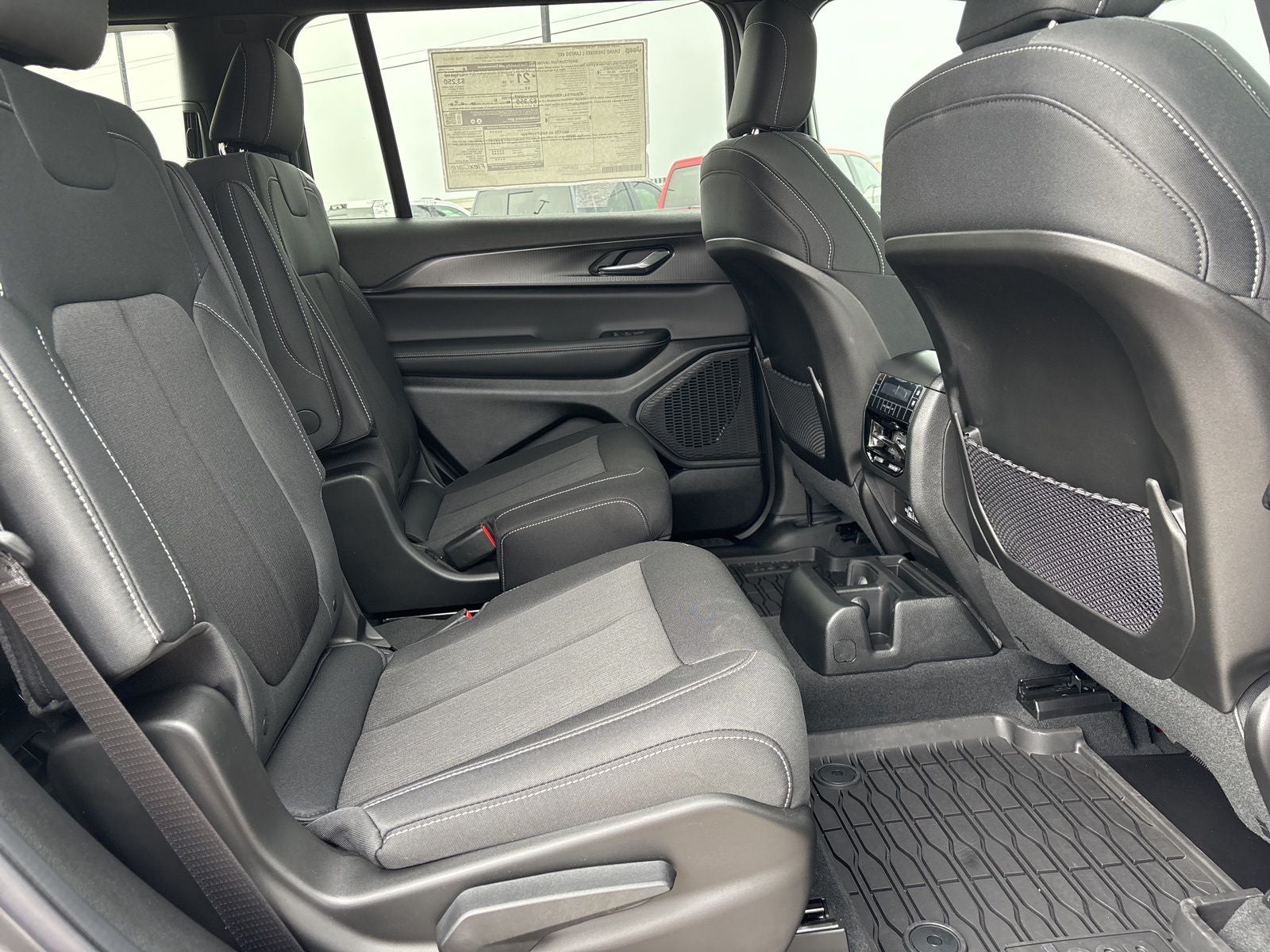 2026 Jeep Grand Cherokee L GRAND CHEROKEE L LAREDO 4X2
