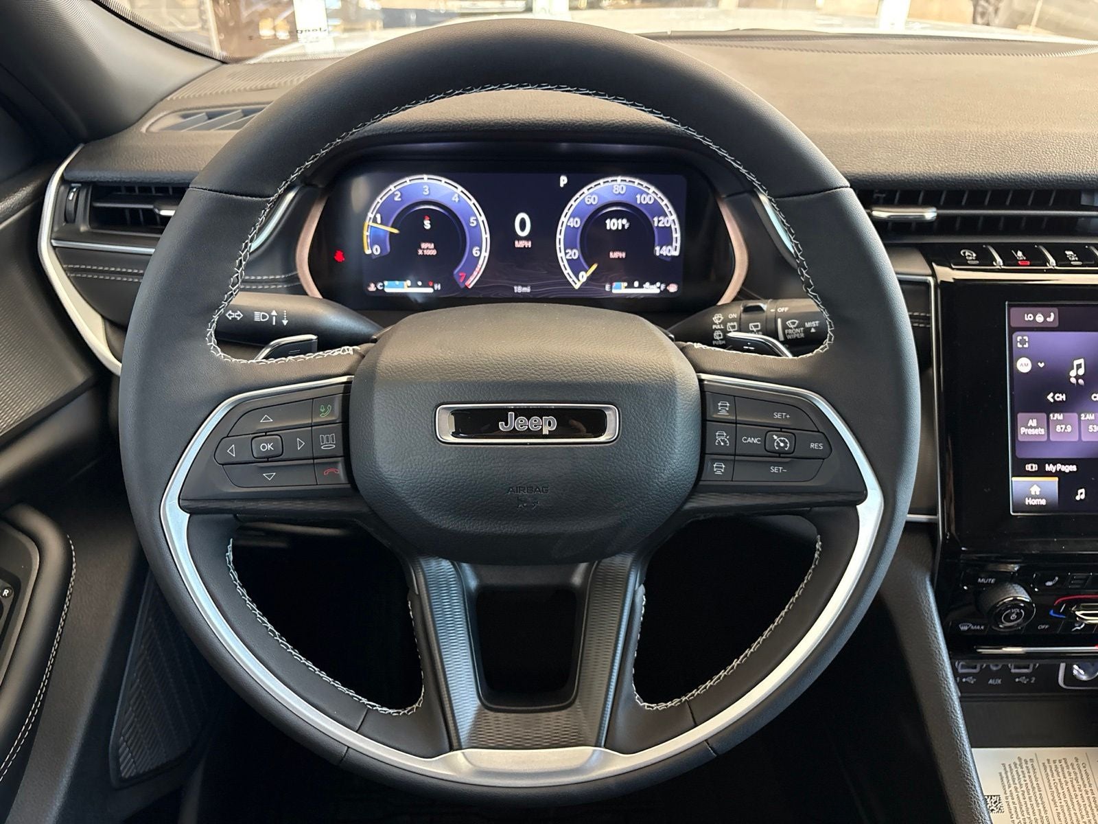2026 Jeep Grand Cherokee L GRAND CHEROKEE L LAREDO X 4X2