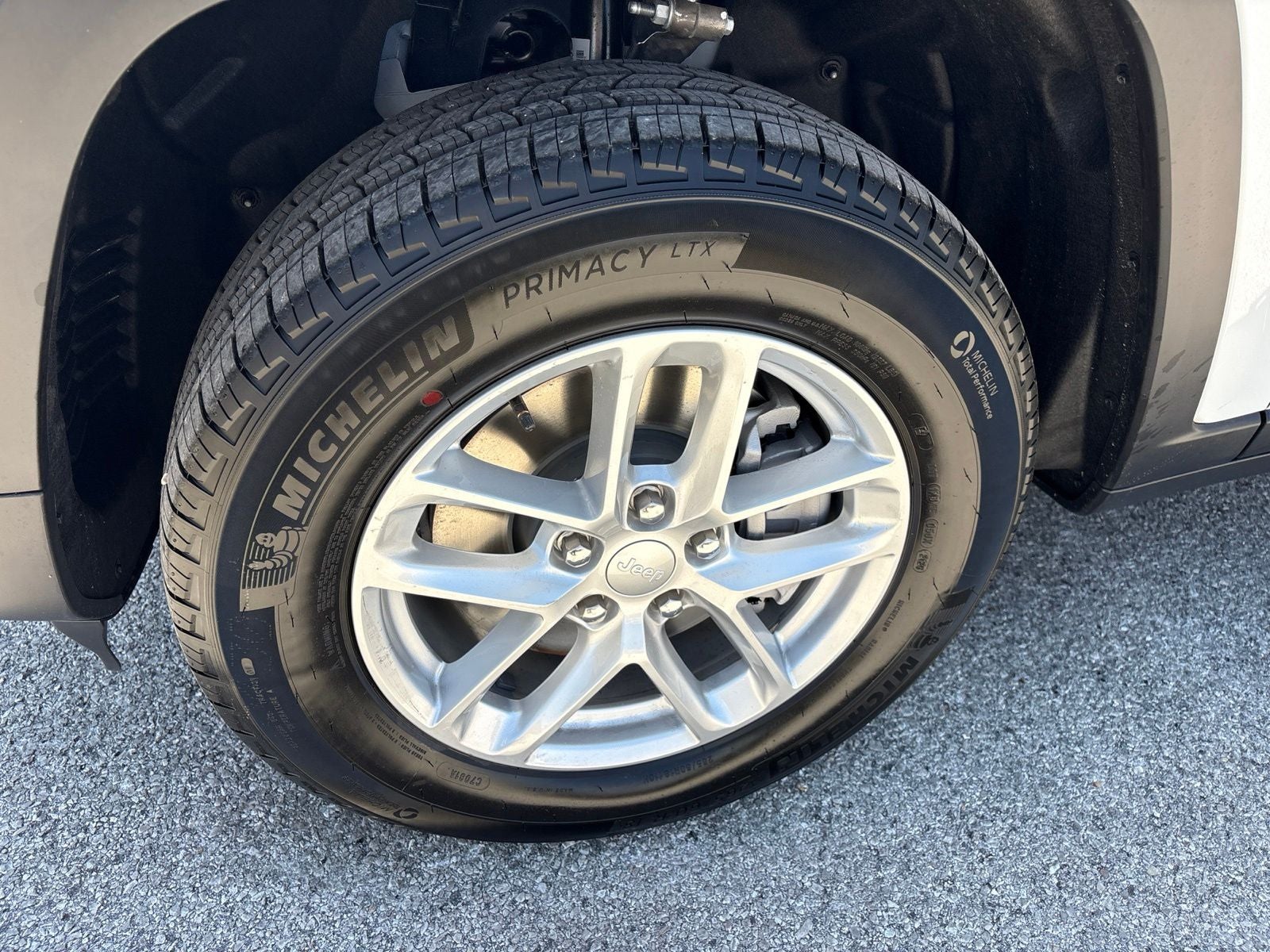 2026 Jeep Grand Cherokee L GRAND CHEROKEE L LAREDO X 4X2