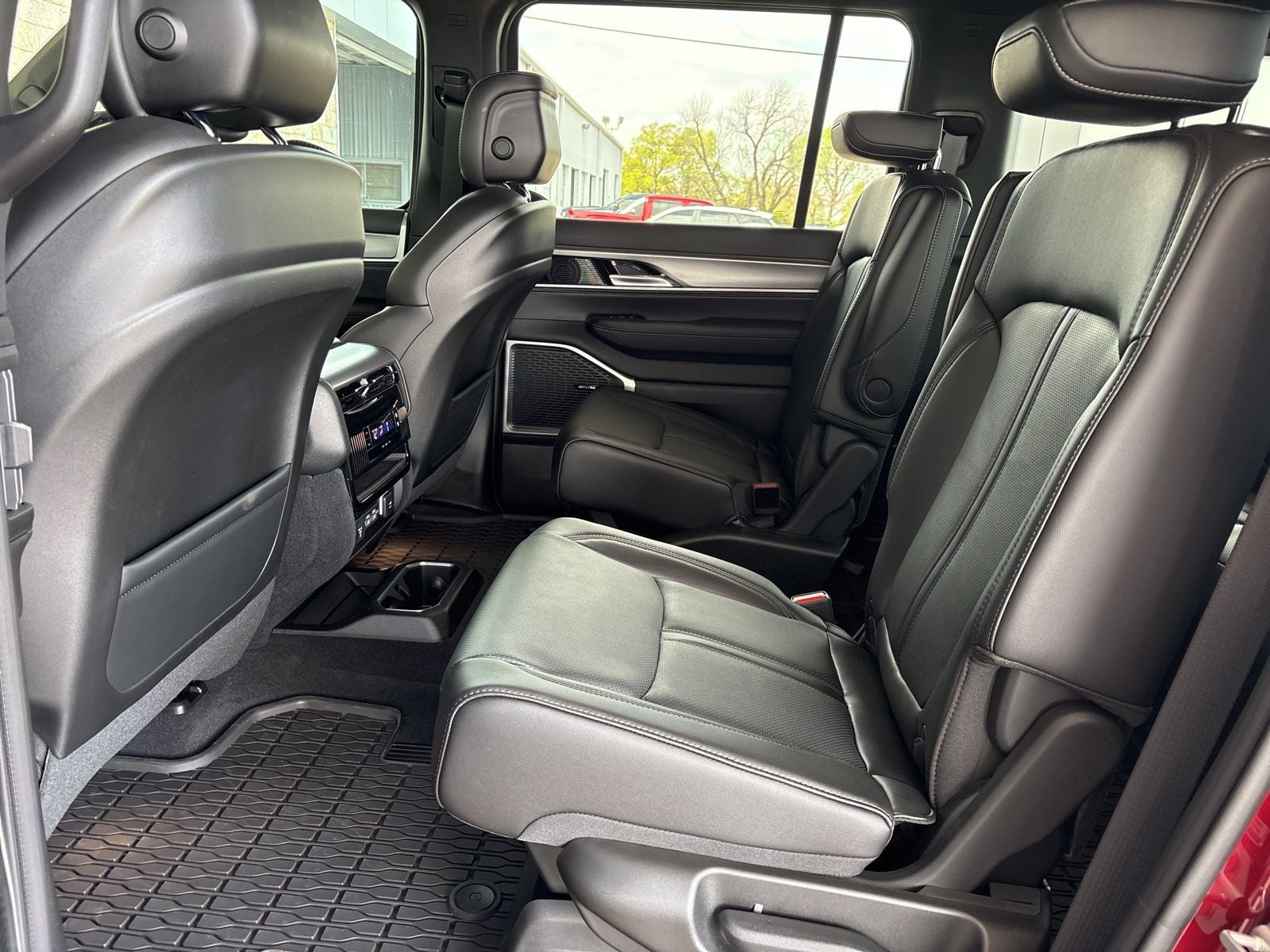 2026 Jeep Grand Wagoneer GRAND WAGONEER UPLAND 4X4