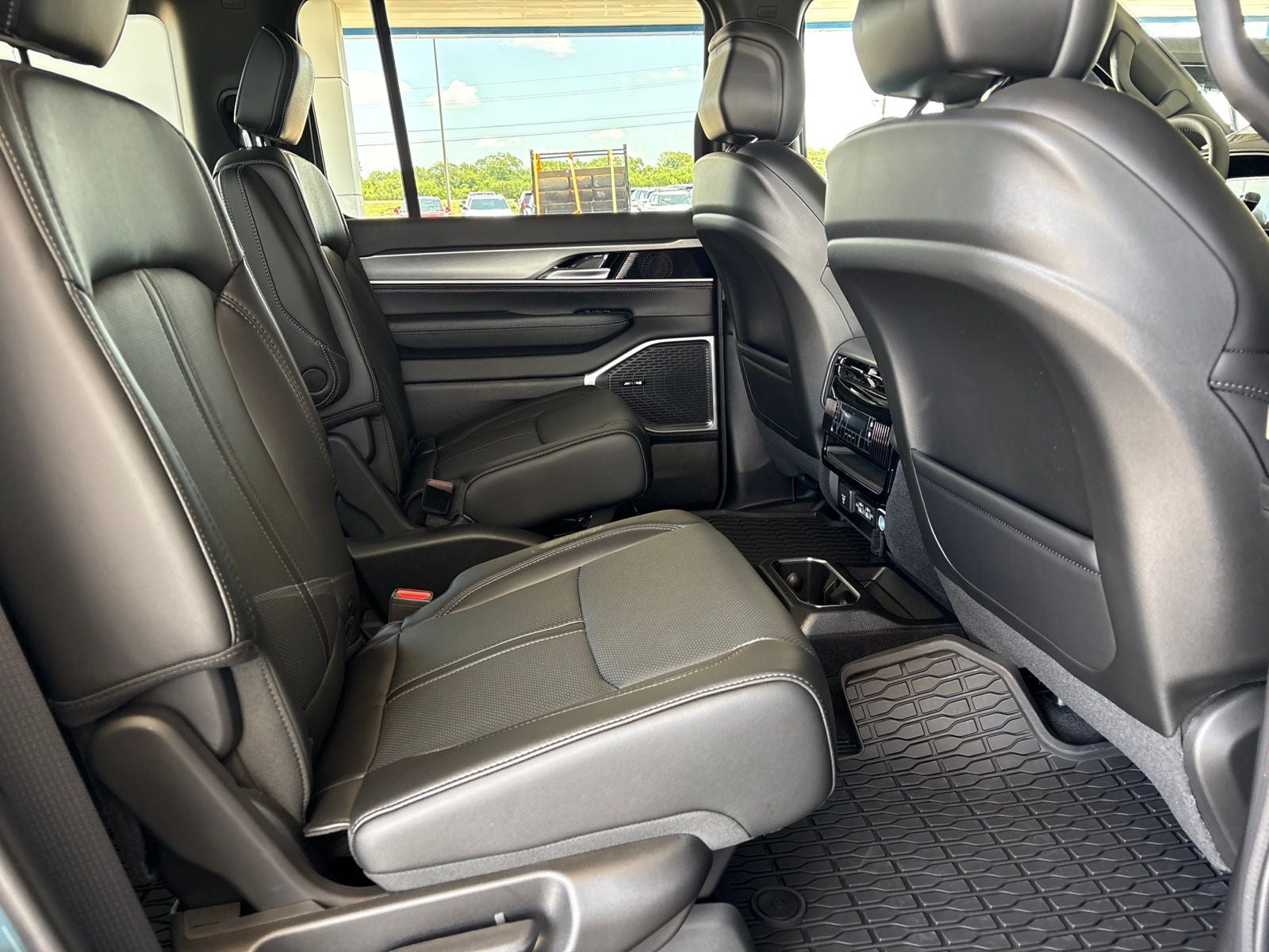 2026 Jeep Grand Wagoneer GRAND WAGONEER UPLAND 4X4