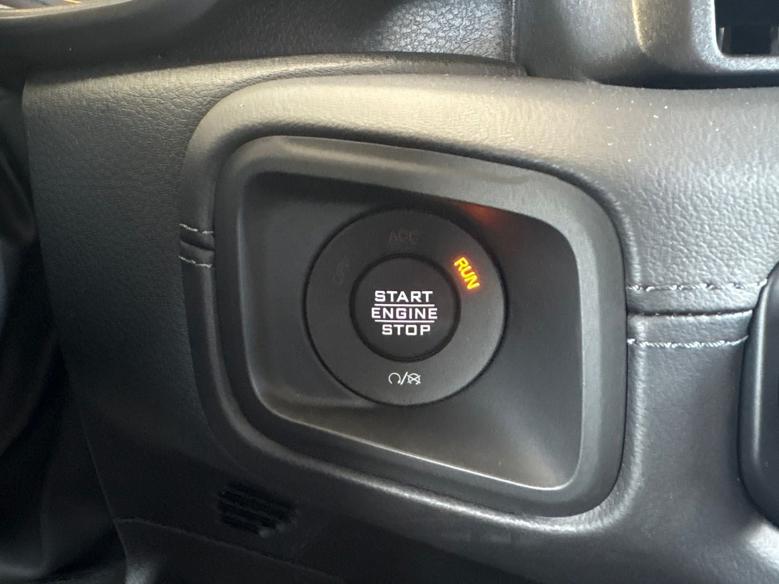 2026 Jeep Gladiator GLADIATOR SHADOW OPS 4X4