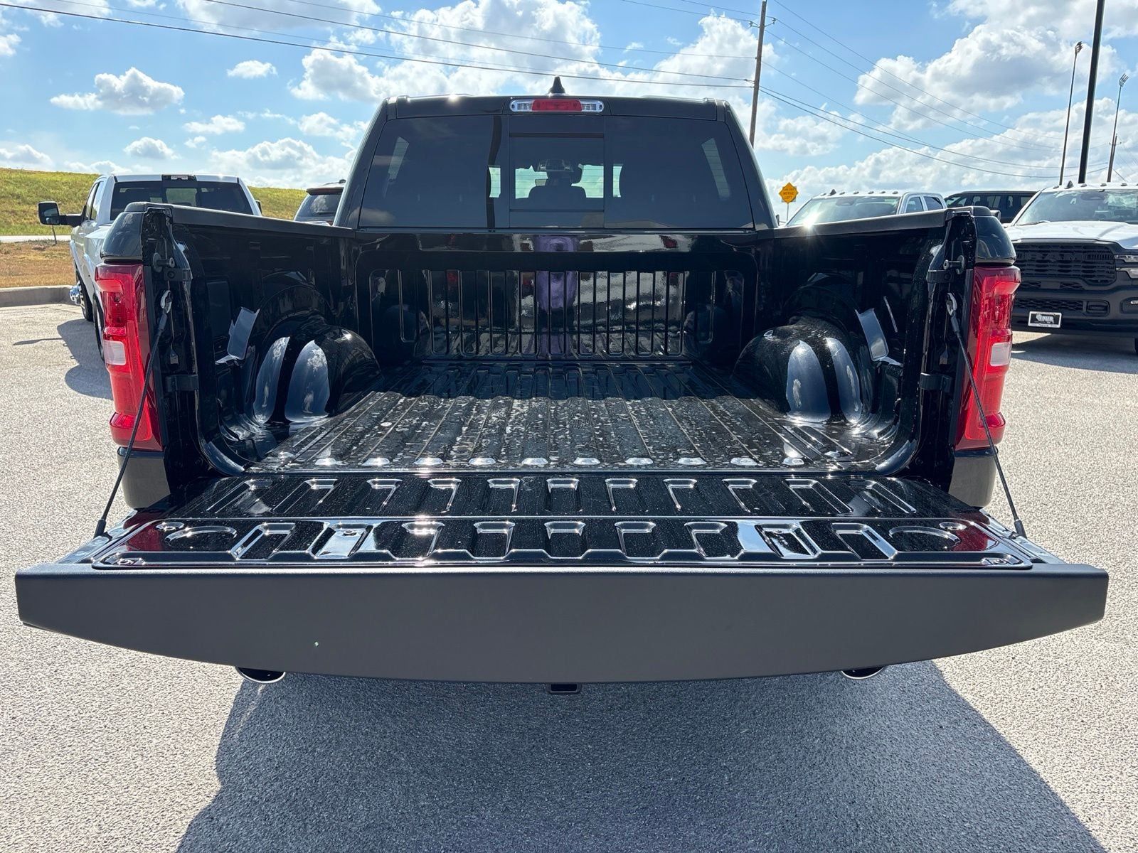 2027 RAM Ram 1500 RAM 1500 LONE STAR CREW CAB 4X2 5'7' BOX