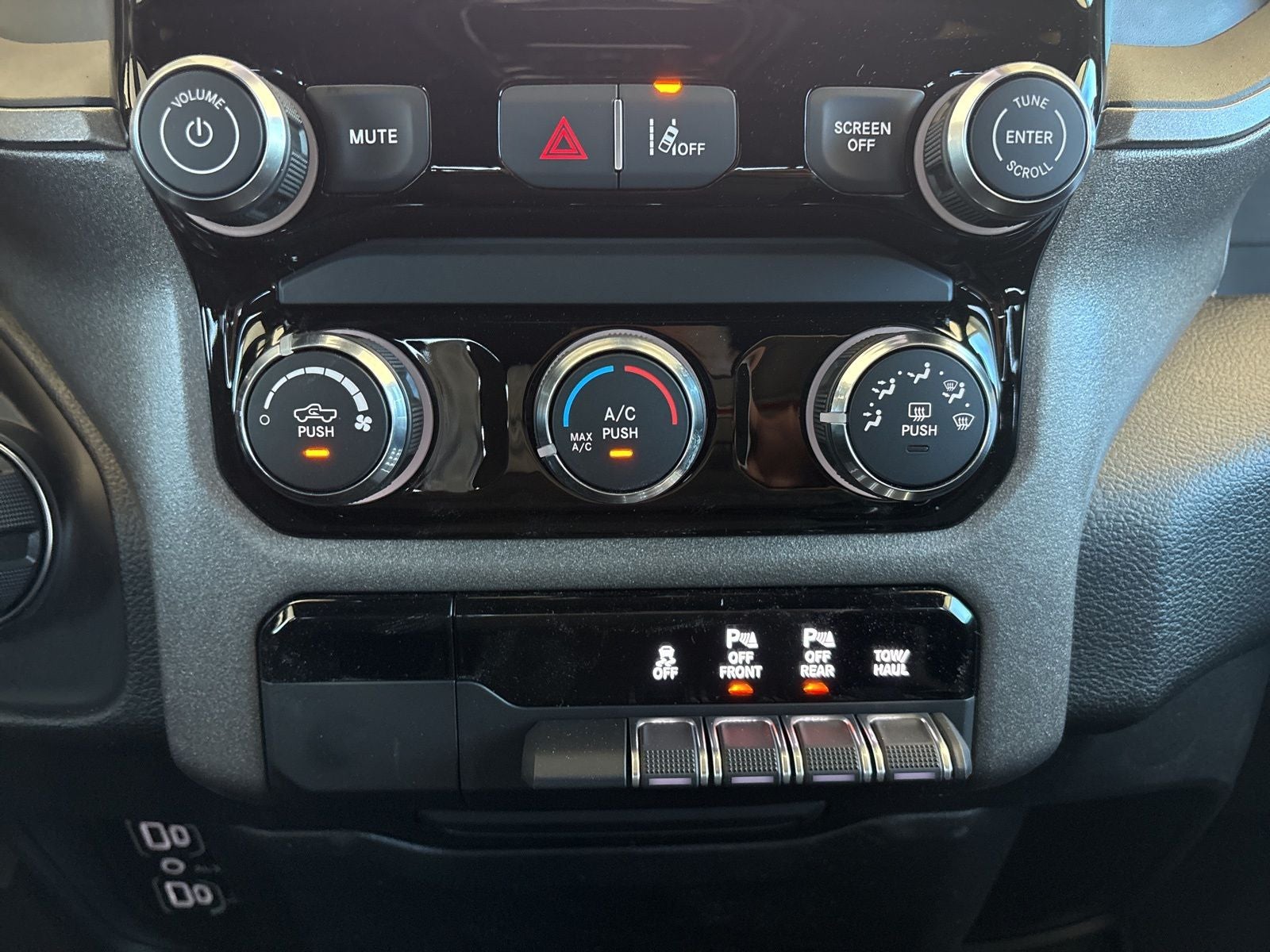 2026 RAM Ram 1500 RAM 1500 EXPRESS CREW CAB 4X2 5'7' BOX