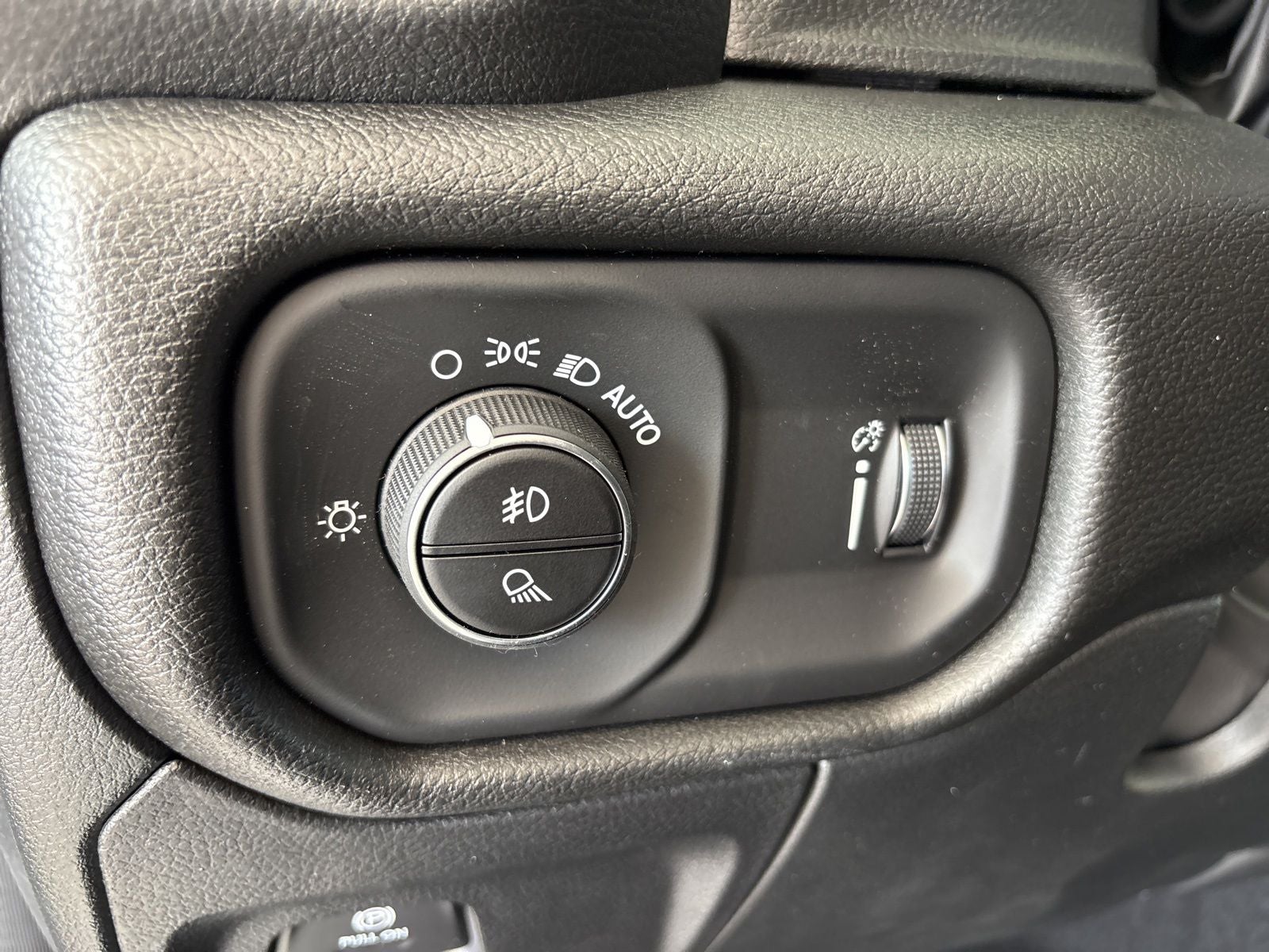2026 RAM Ram 1500 RAM 1500 EXPRESS CREW CAB 4X2 5'7' BOX