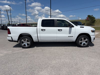 2026 RAM Ram 1500 RAM 1500 EXPRESS CREW CAB 4X2 5'7' BOX