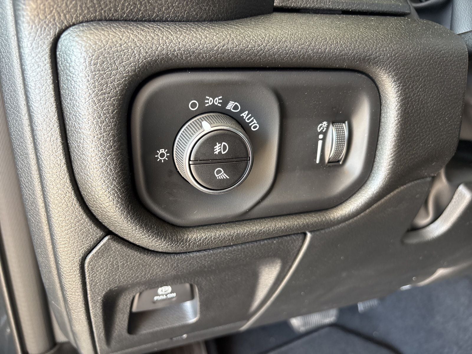 2026 RAM Ram 1500 RAM 1500 EXPRESS CREW CAB 4X2 5'7' BOX