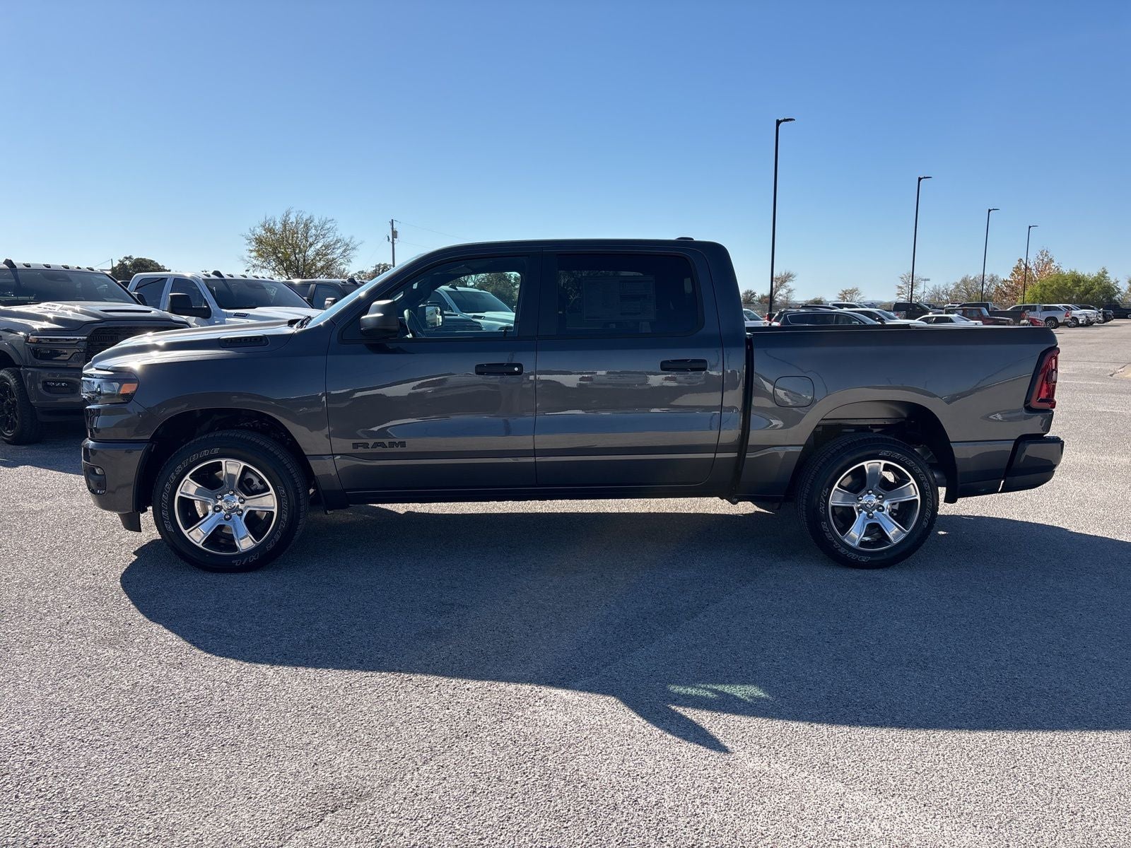 2026 RAM Ram 1500 RAM 1500 EXPRESS CREW CAB 4X2 5'7' BOX
