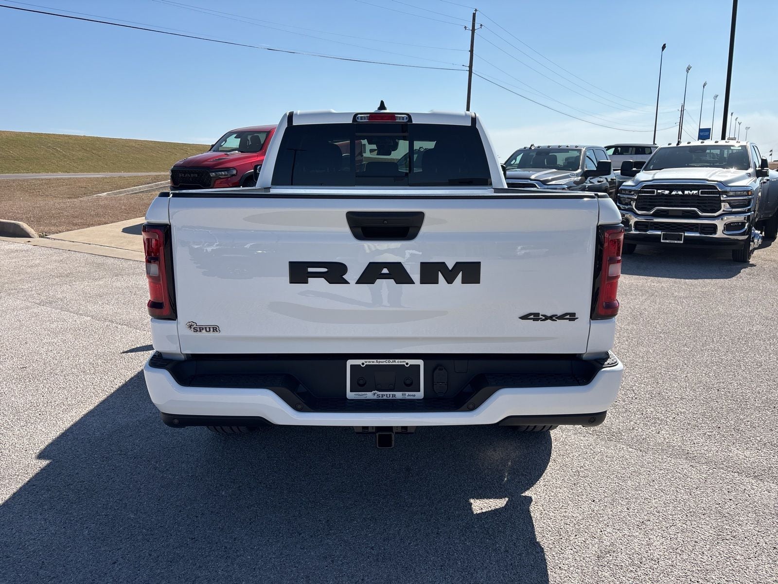 2026 RAM Ram 1500 RAM 1500 EXPRESS QUAD CAB 4X4 6'4' BOX