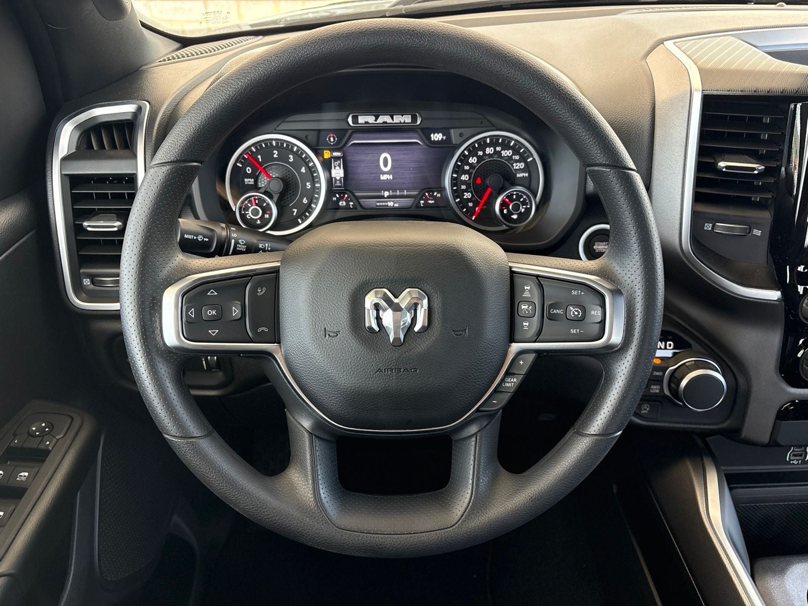 2026 RAM Ram 1500 RAM 1500 EXPRESS QUAD CAB 4X4 6'4' BOX