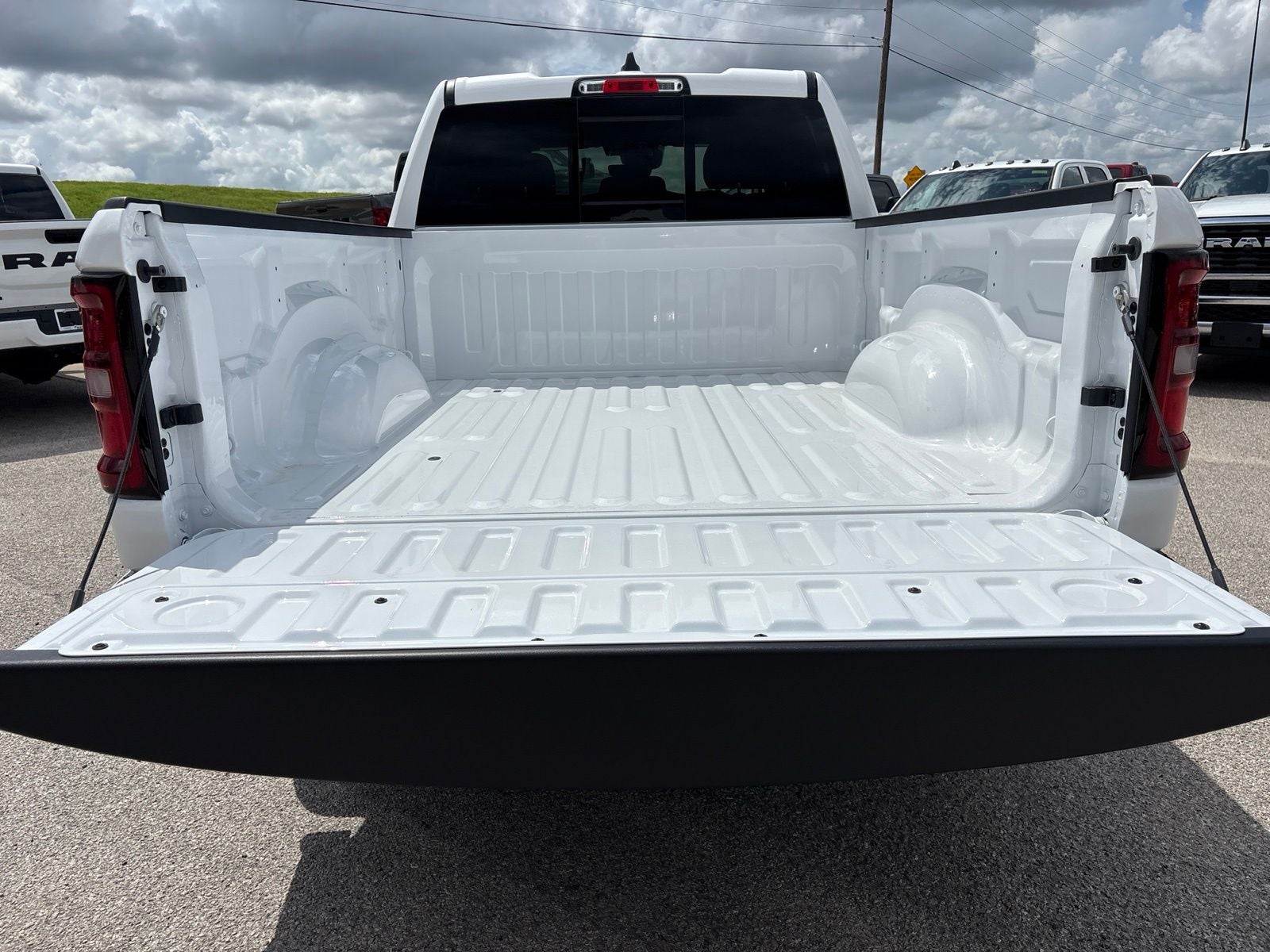 2026 RAM Ram 1500 RAM 1500 EXPRESS QUAD CAB 4X2 6'4' BOX
