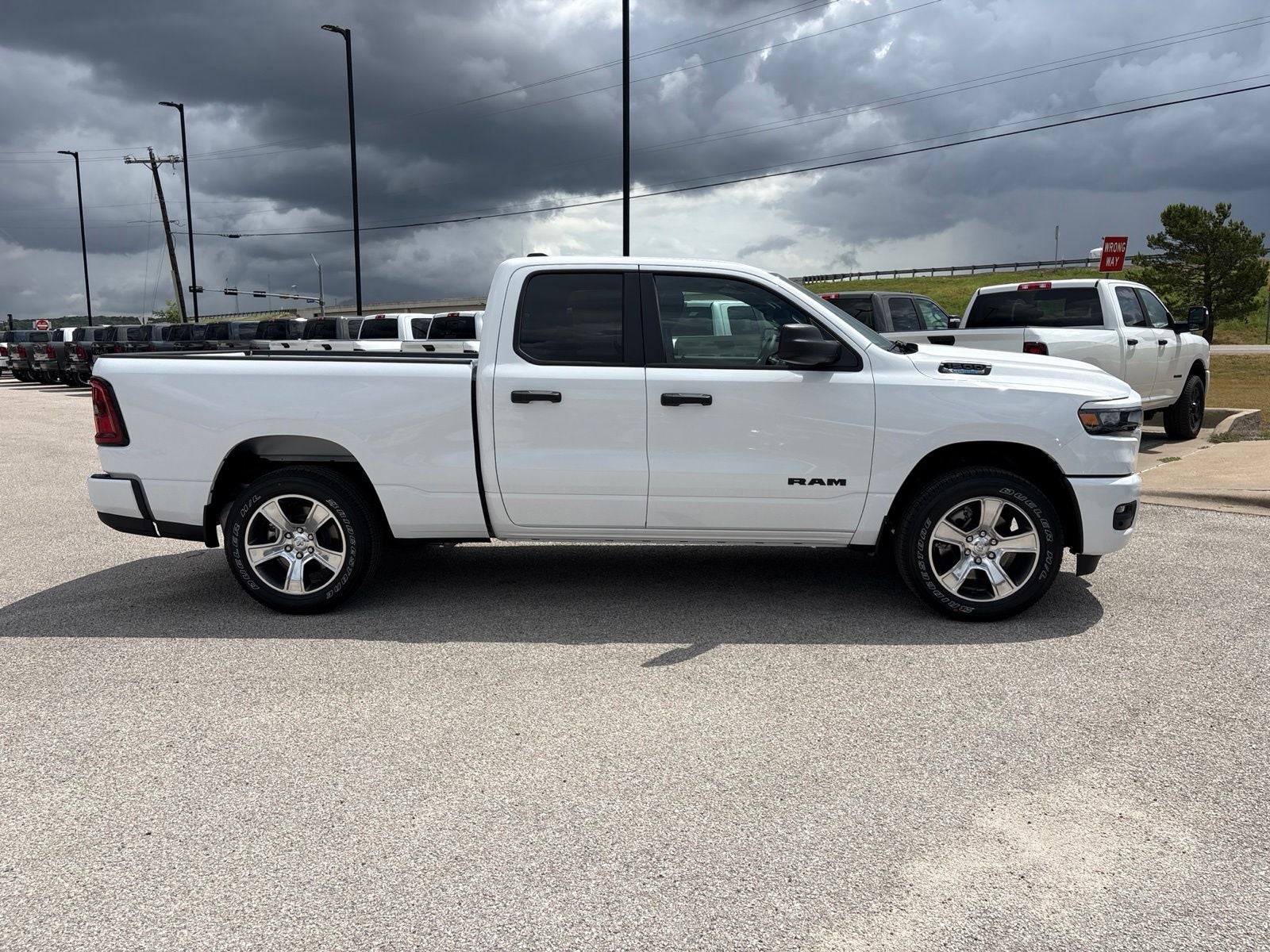2026 RAM Ram 1500 RAM 1500 EXPRESS QUAD CAB 4X2 6'4' BOX