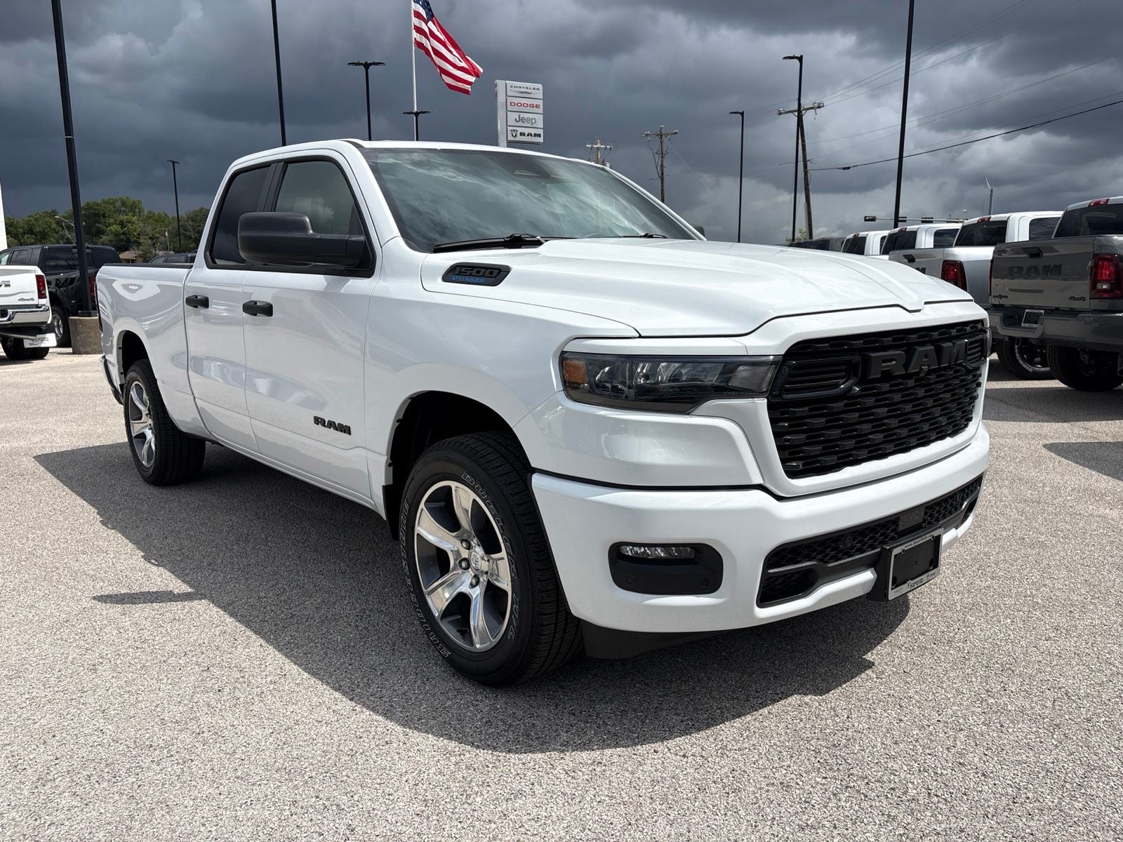 2026 RAM Ram 1500 RAM 1500 EXPRESS QUAD CAB 4X2 6'4' BOX