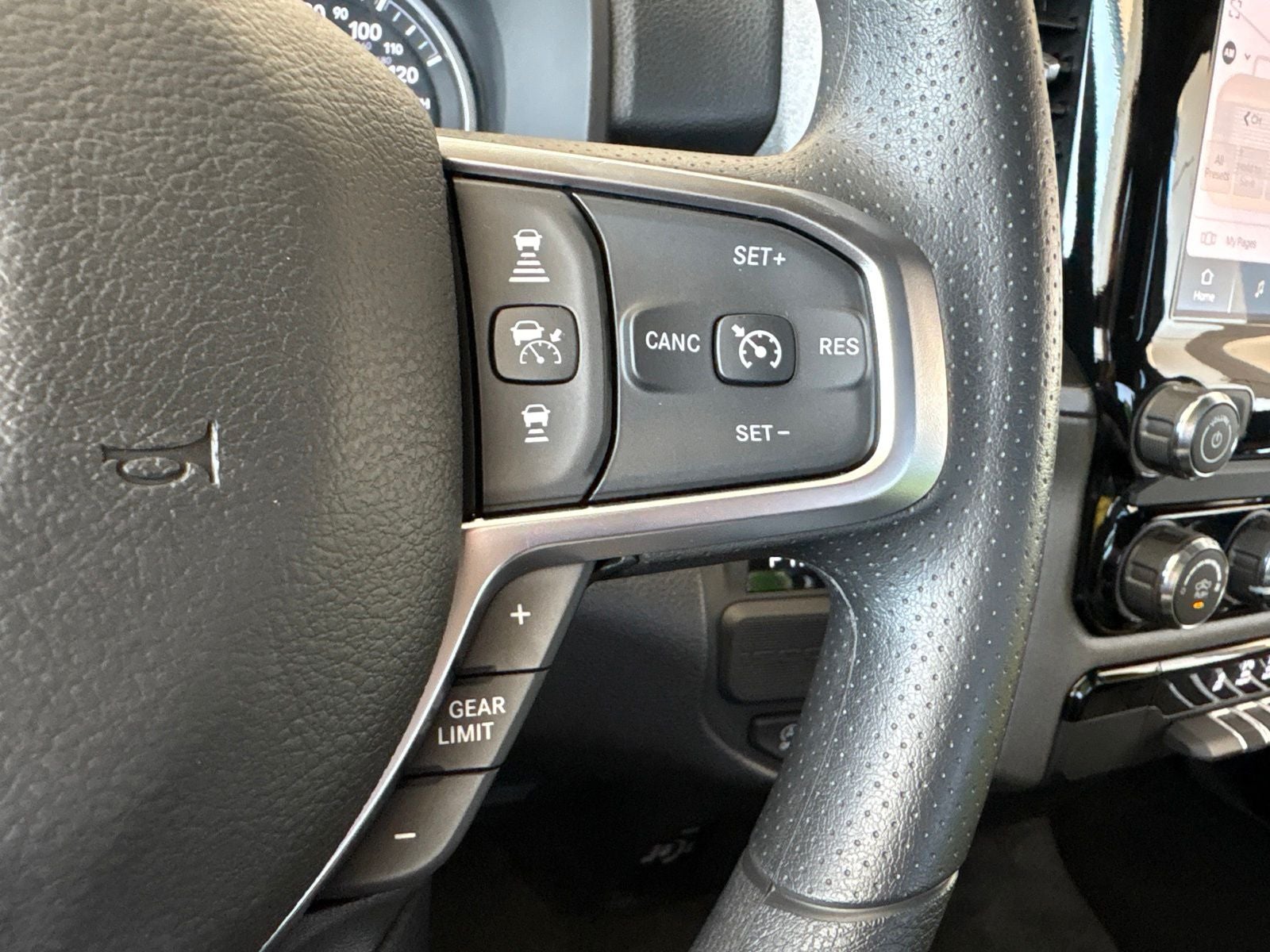 2026 RAM Ram 1500 RAM 1500 TRADESMAN QUAD CAB 4X2 6'4' BOX