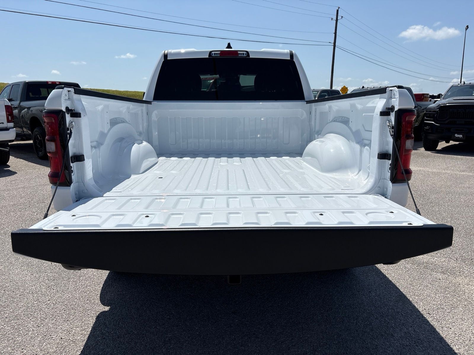 2026 RAM Ram 1500 RAM 1500 TRADESMAN QUAD CAB 4X2 6'4' BOX