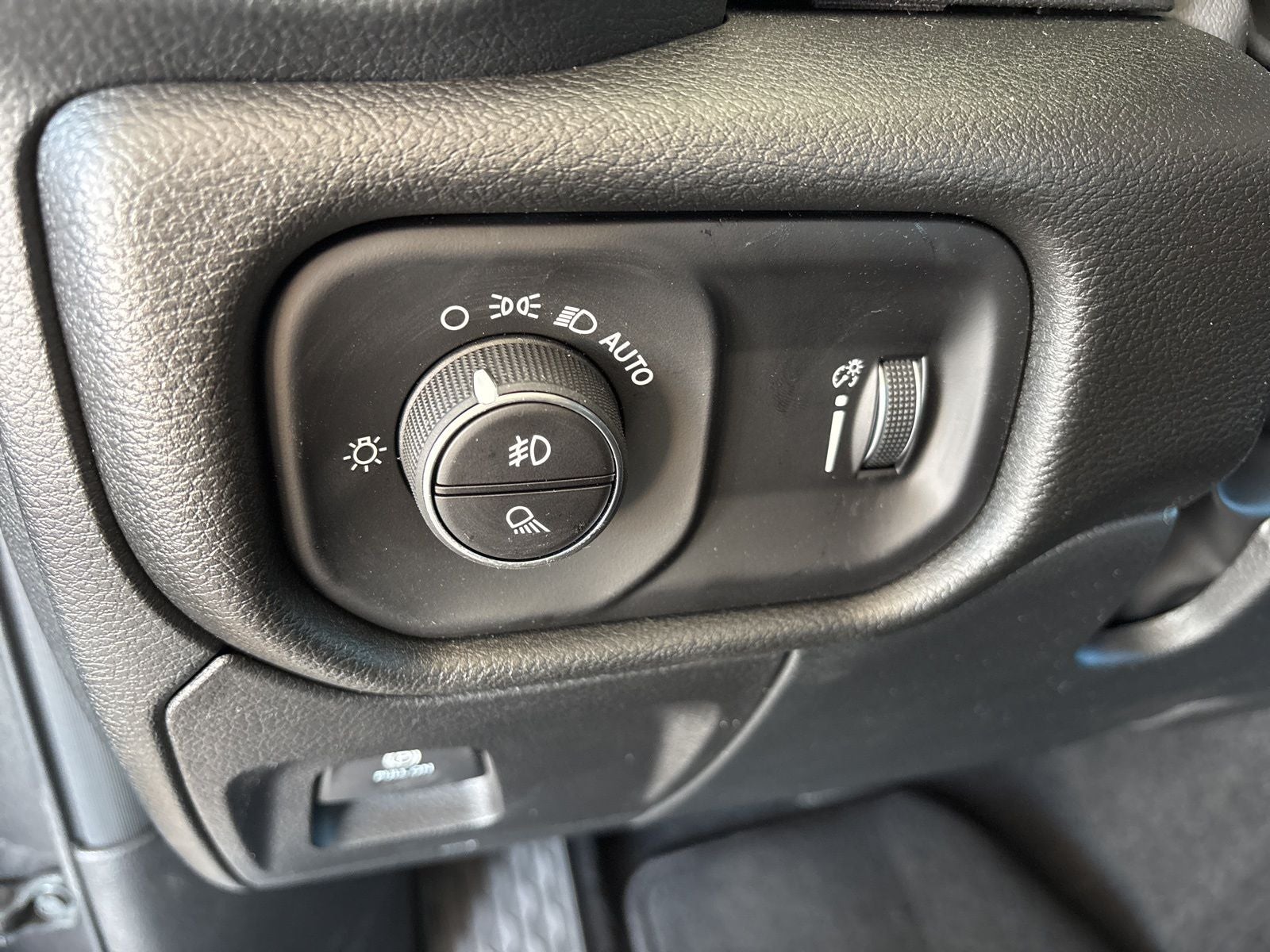 2026 RAM Ram 1500 RAM 1500 EXPRESS QUAD CAB 4X2 6'4' BOX