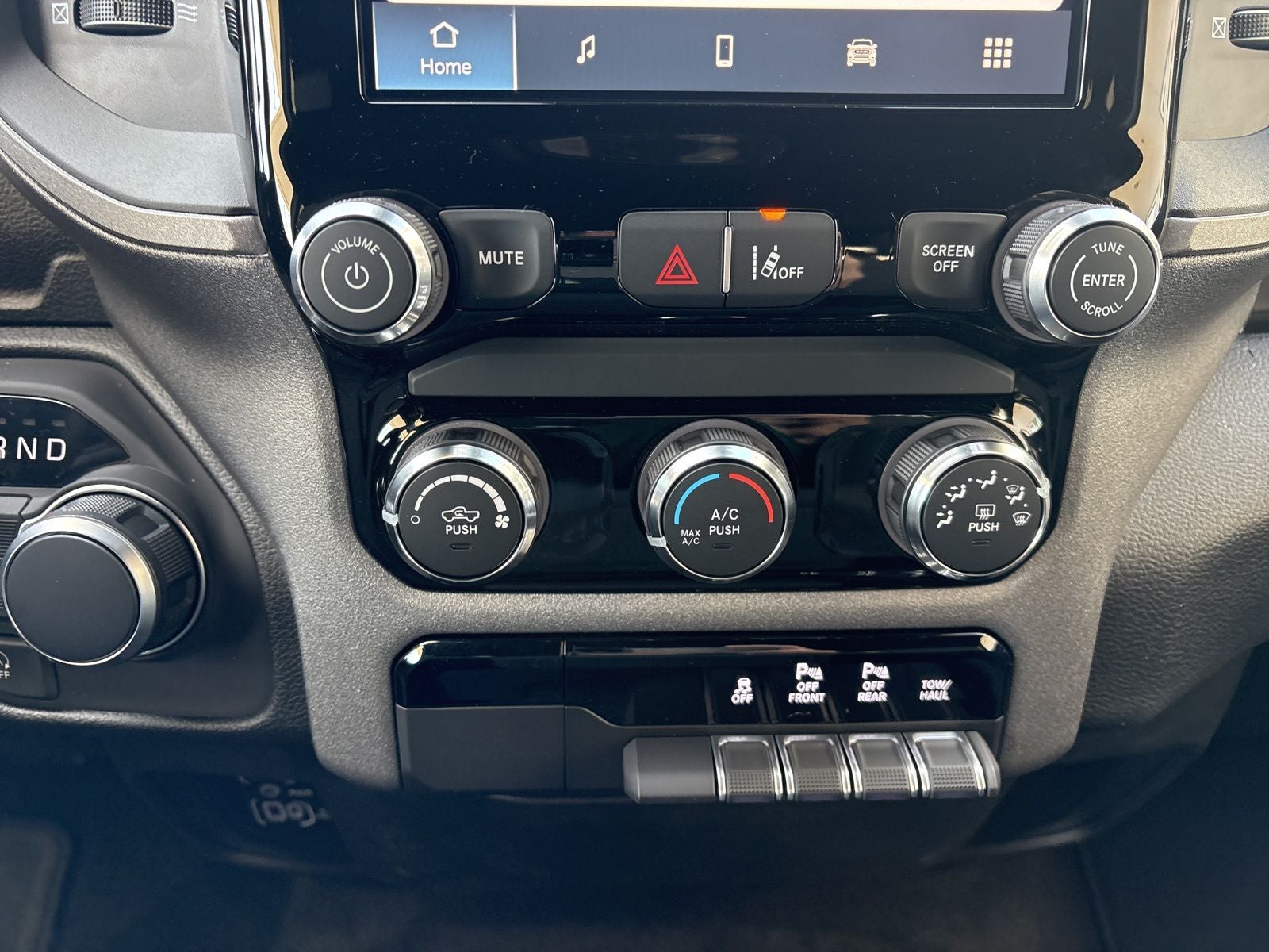 2026 RAM Ram 1500 RAM 1500 EXPRESS QUAD CAB 4X2 6'4' BOX