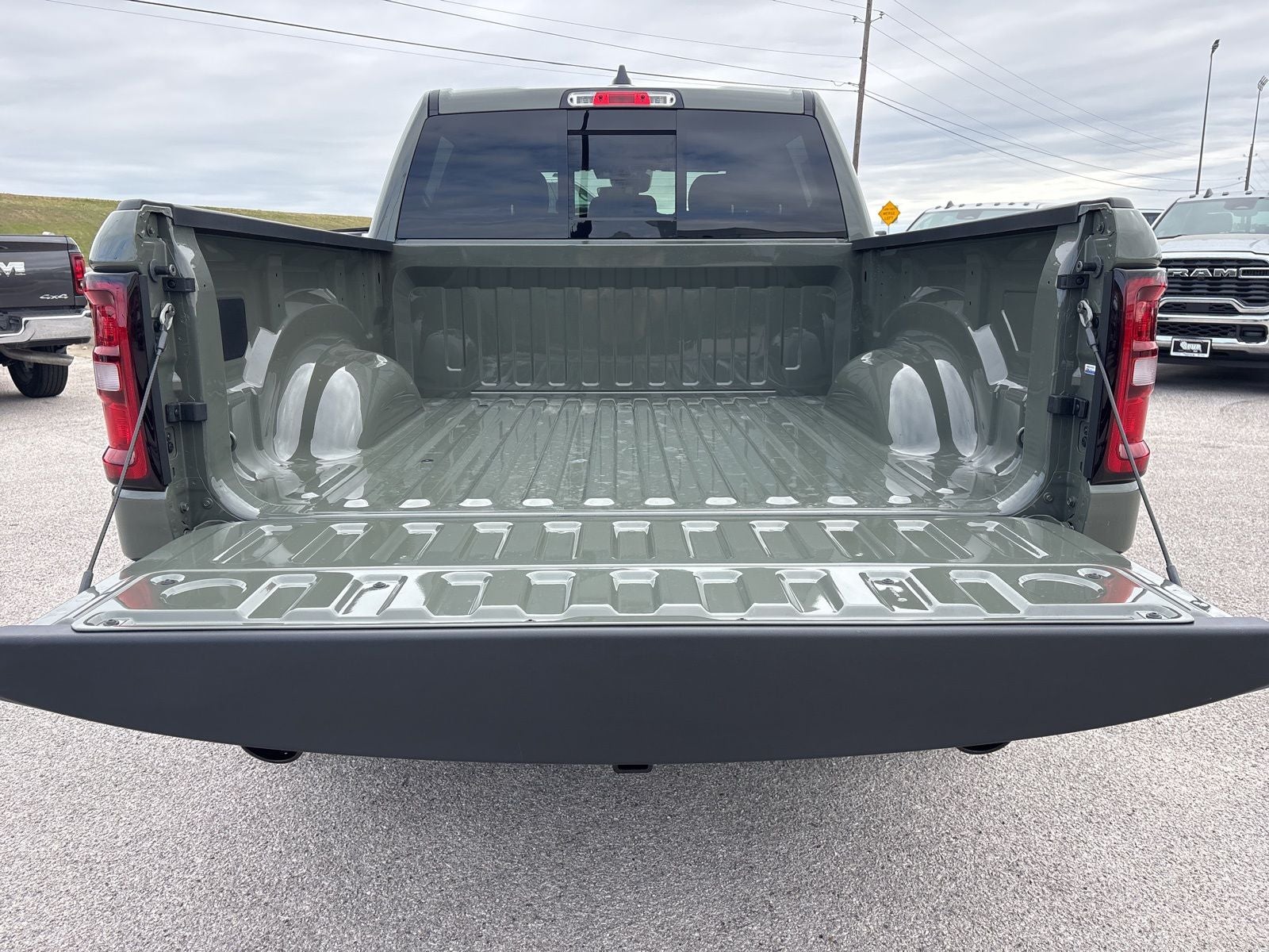 2026 RAM Ram 1500 RAM 1500 LONE STAR CREW CAB 4X4 5'7' BOX