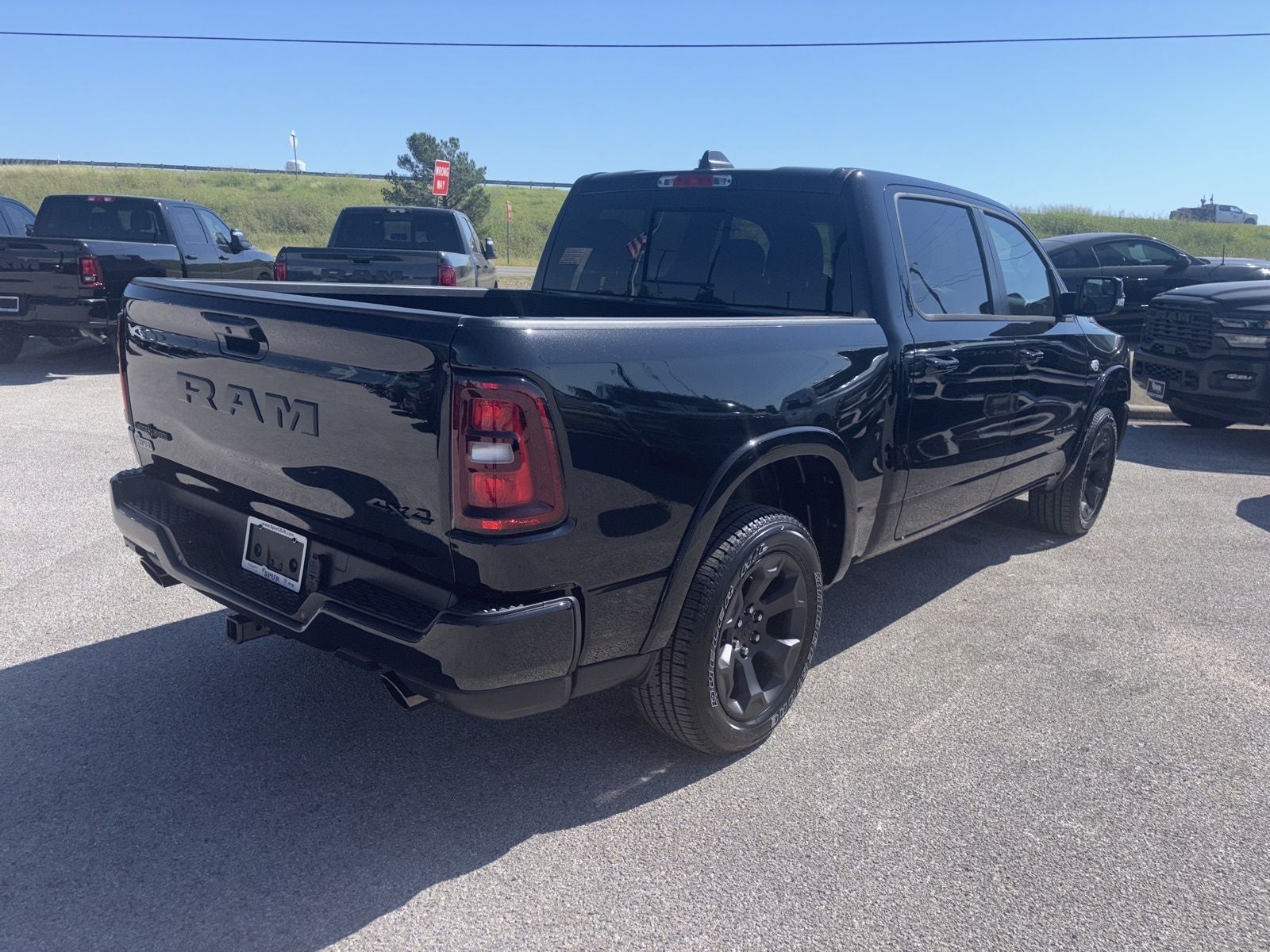 2026 RAM Ram 1500 RAM 1500 LONE STAR CREW CAB 4X4 5'7' BOX