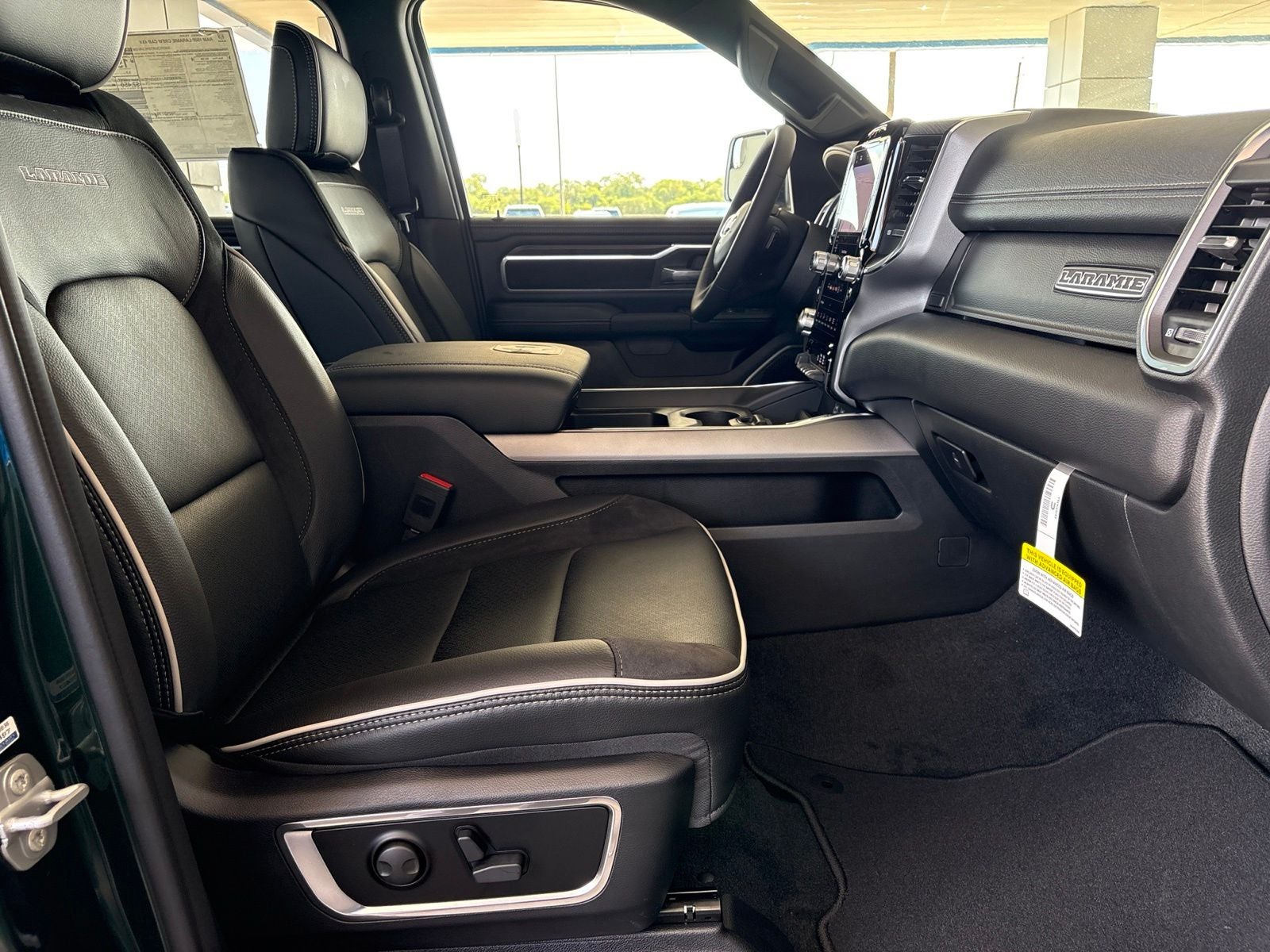 2027 RAM Ram 1500 RAM 1500 LARAMIE CREW CAB 4X4 5'7' BOX