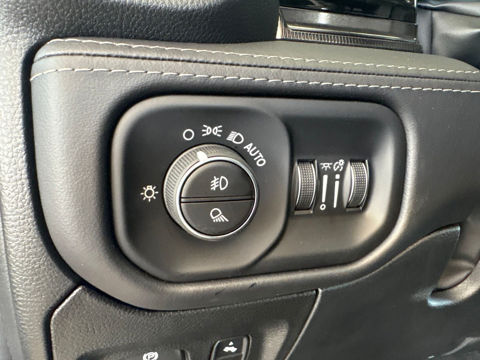 2026 RAM Ram 1500 RAM 1500 RHO CREW CAB 4X4 5'7' BOX