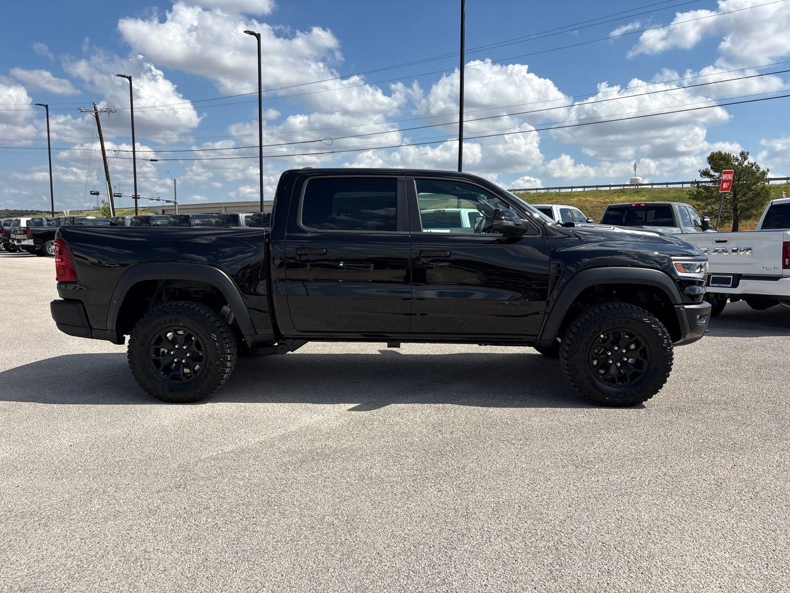 2027 RAM Ram 1500 RAM 1500 RHO CREW CAB 4X4 5'7' BOX