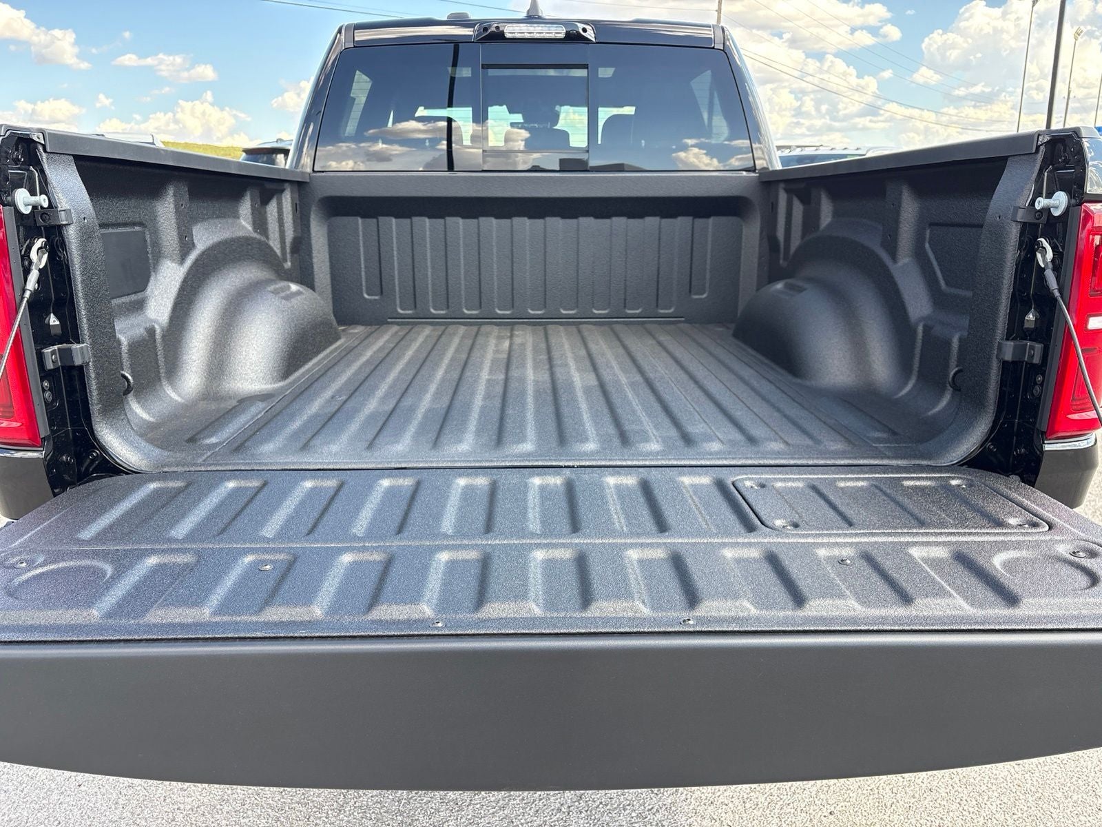 2027 RAM Ram 1500 RAM 1500 RHO CREW CAB 4X4 5'7' BOX