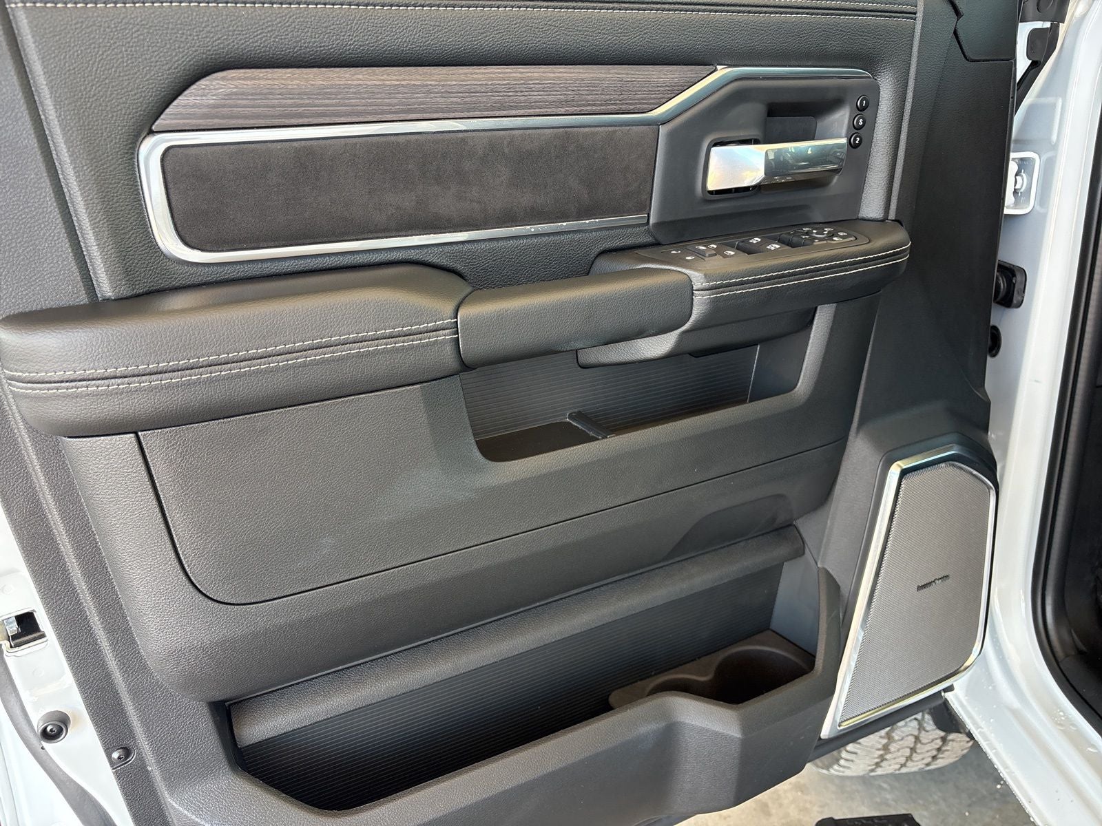 2026 RAM Ram 3500 RAM 3500 LARAMIE CREW CAB 4X4 8' BOX