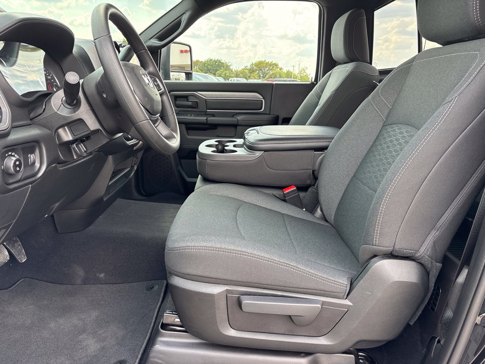 2027 RAM Ram 3500 RAM 3500 TRADESMAN REGULAR CAB 4X4 8' BOX