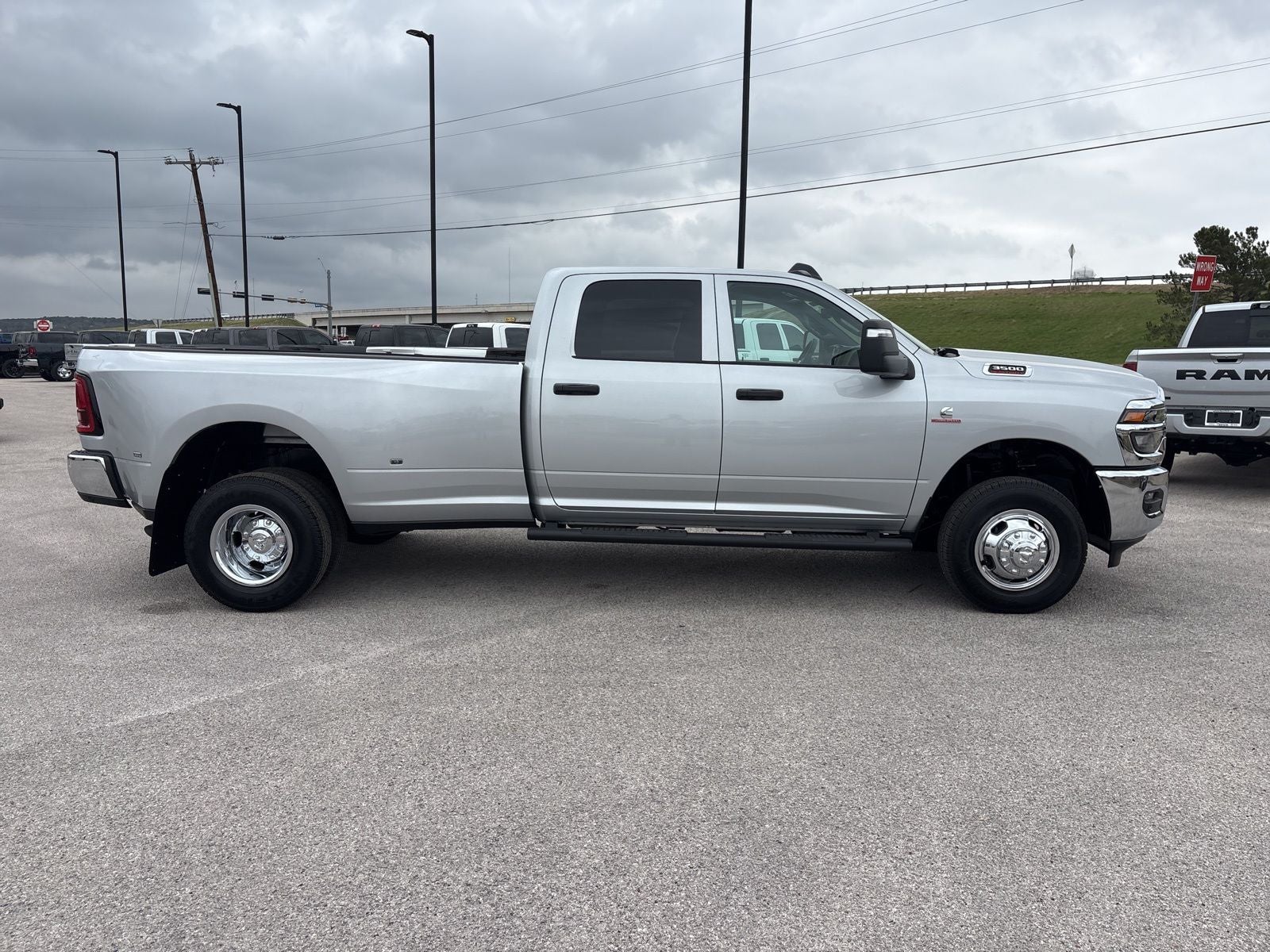 2026 RAM Ram 3500 RAM 3500 TRADESMAN CREW CAB 4X4 8' BOX