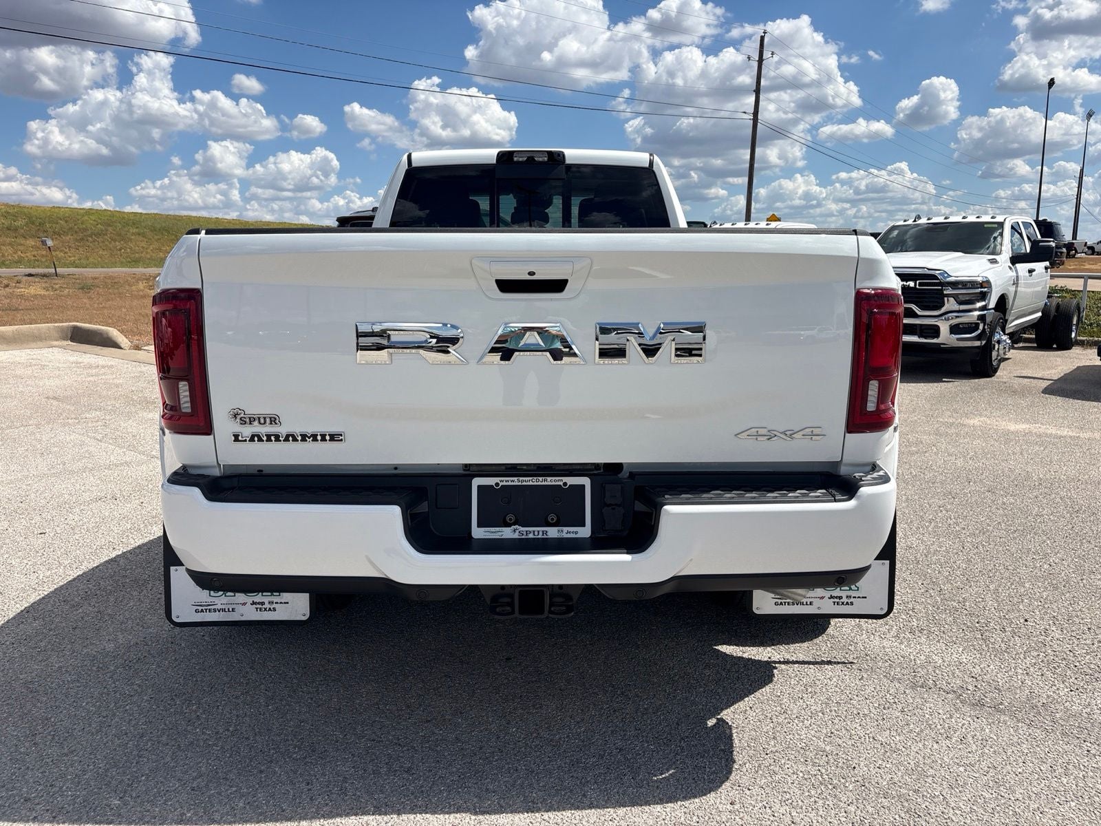 2027 RAM Ram 3500 RAM 3500 LARAMIE CREW CAB 4X4 8' BOX