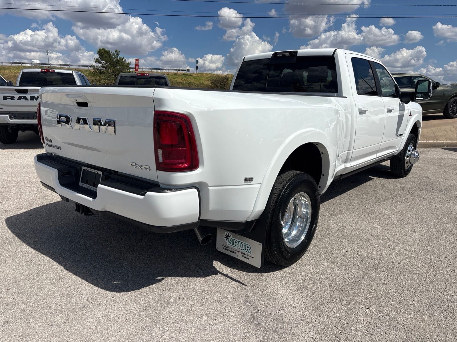 2027 RAM Ram 3500 RAM 3500 LARAMIE CREW CAB 4X4 8' BOX
