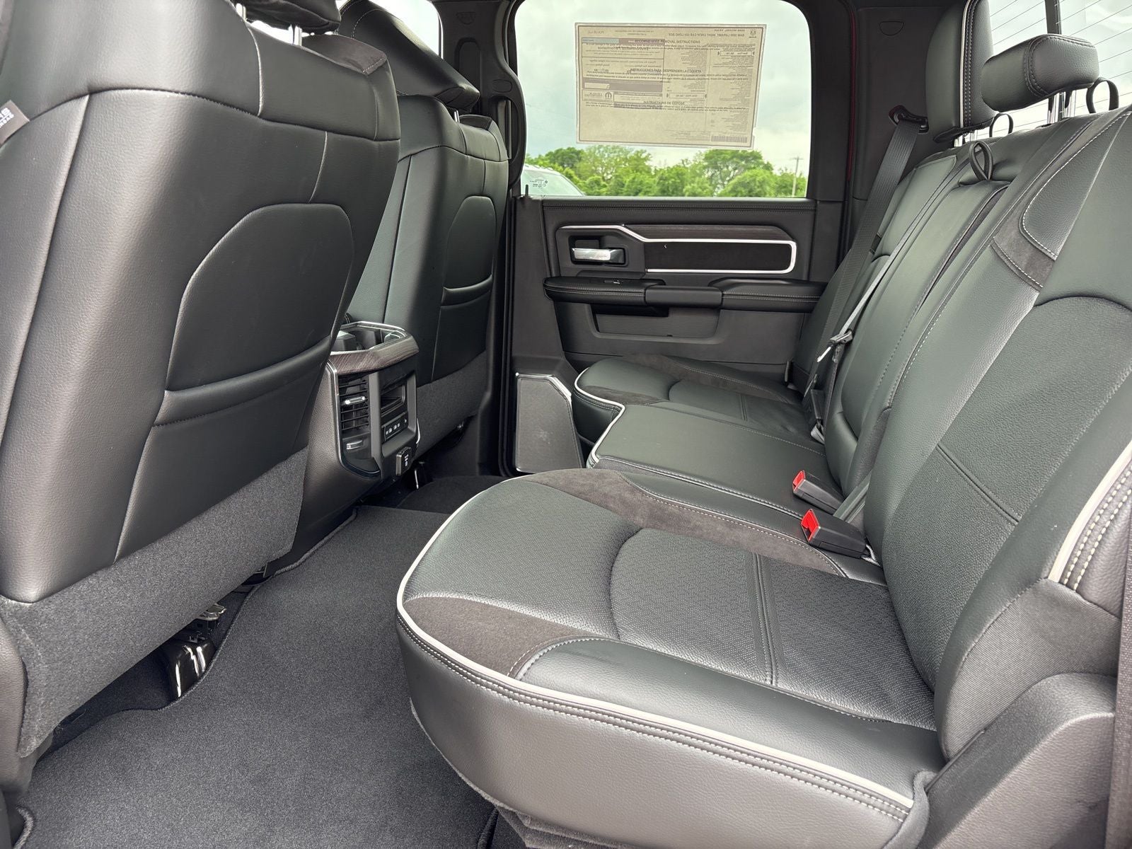 2026 RAM Ram 3500 RAM 3500 LARAMIE CREW CAB 4X4 8' BOX