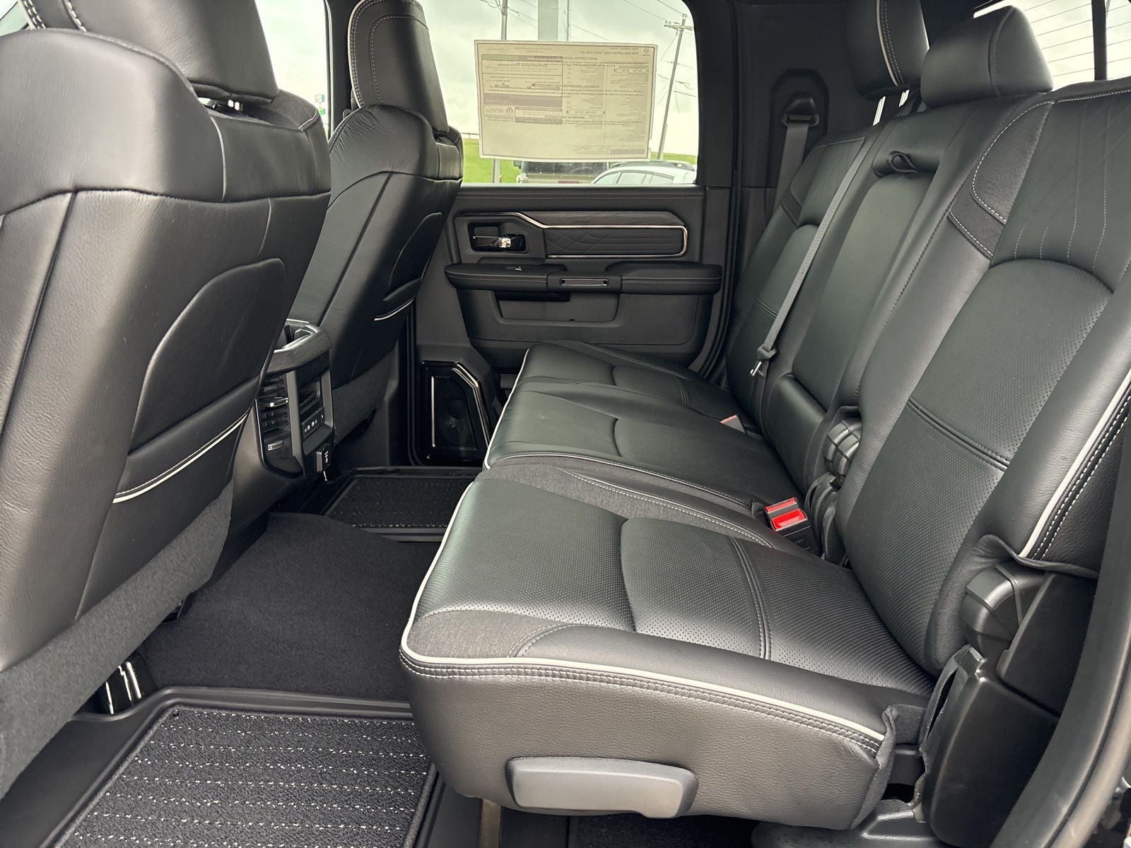 2026 RAM Ram 3500 RAM 3500 LIMITED MEGA CAB 4X4 6'4' BOX