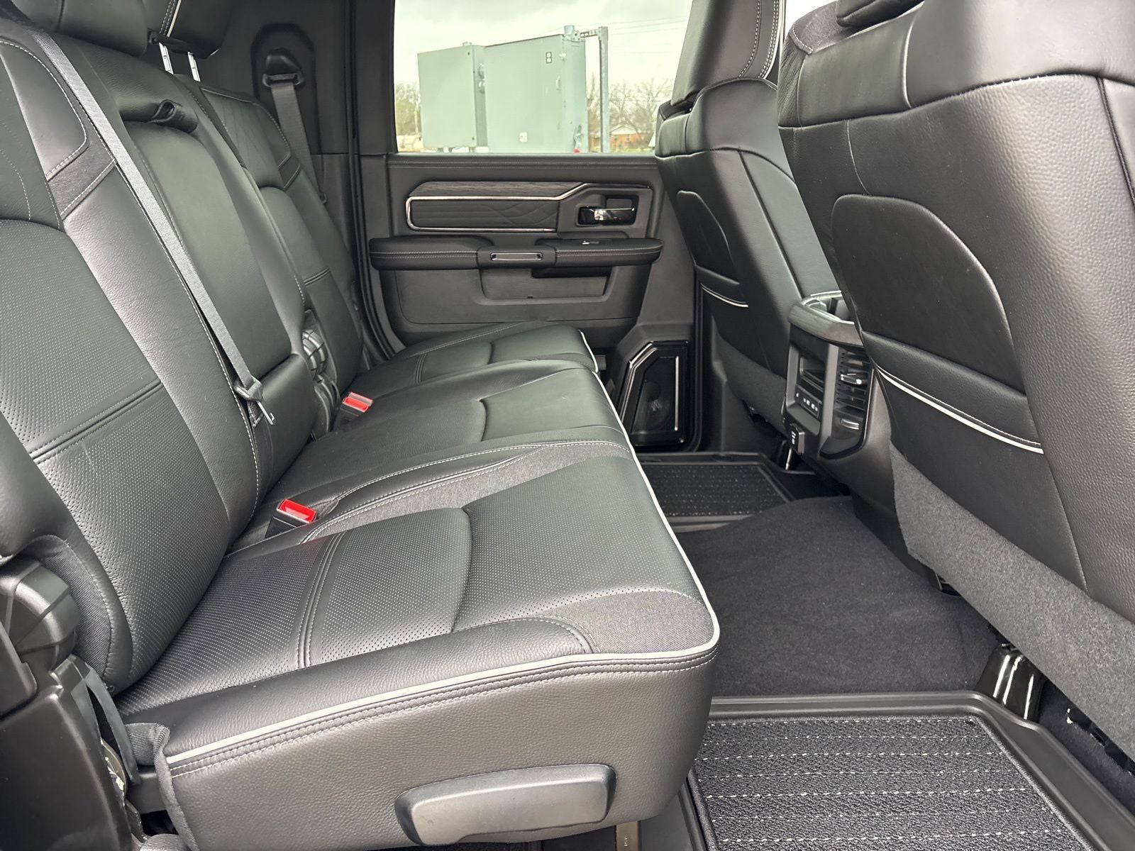 2026 RAM Ram 3500 RAM 3500 LIMITED MEGA CAB 4X4 6'4' BOX