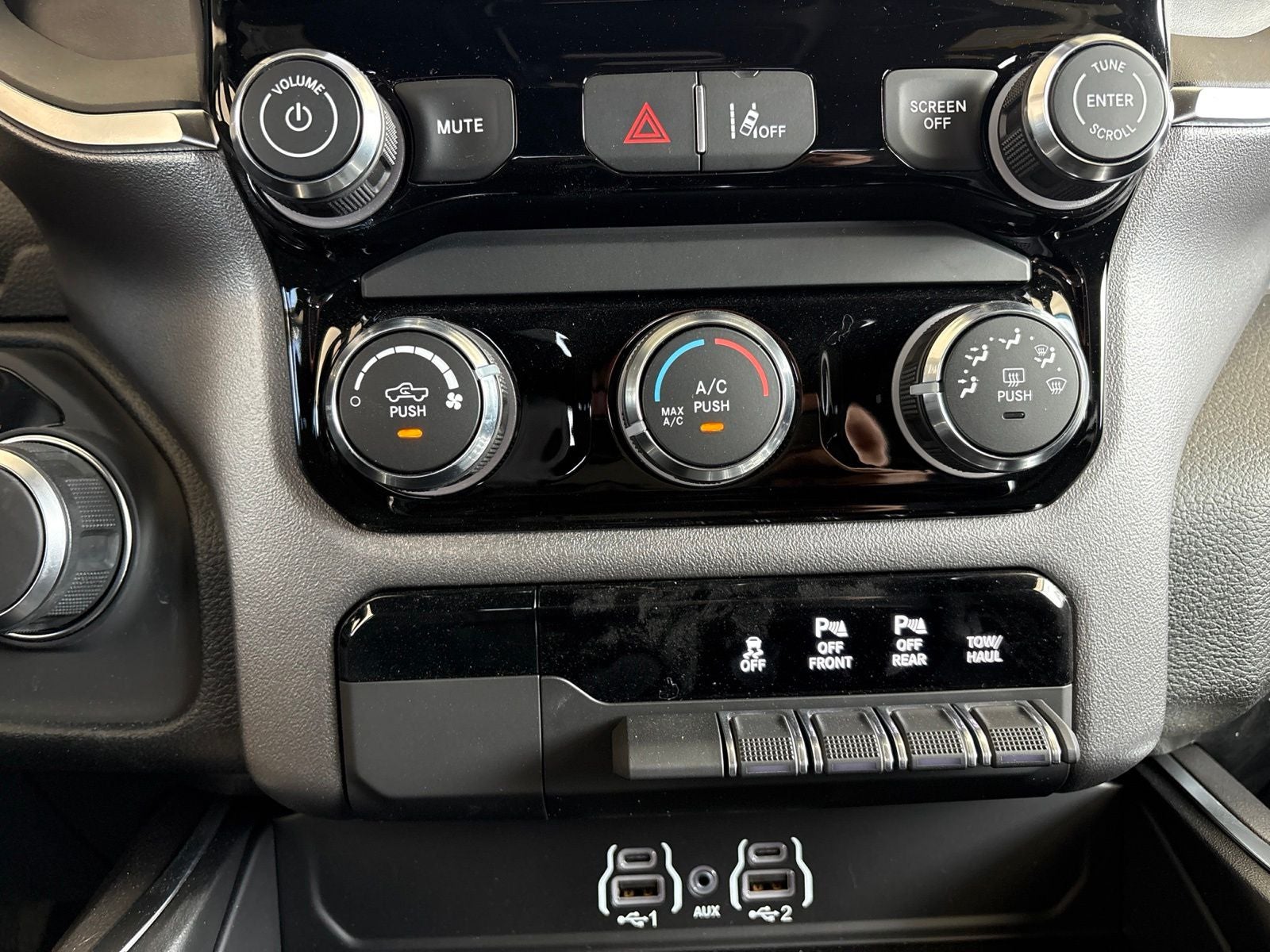 2026 RAM Ram 1500 RAM 1500 LONE STAR CREW CAB 4X2 5'7' BOX
