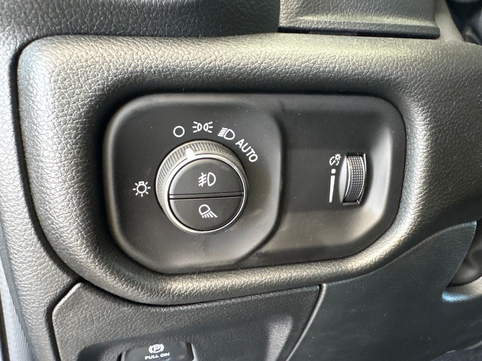 2026 RAM Ram 1500 RAM 1500 EXPRESS CREW CAB 4X2 5'7' BOX