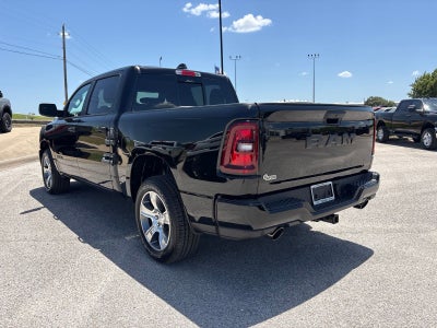 2026 RAM Ram 1500 RAM 1500 EXPRESS CREW CAB 4X2 5'7' BOX