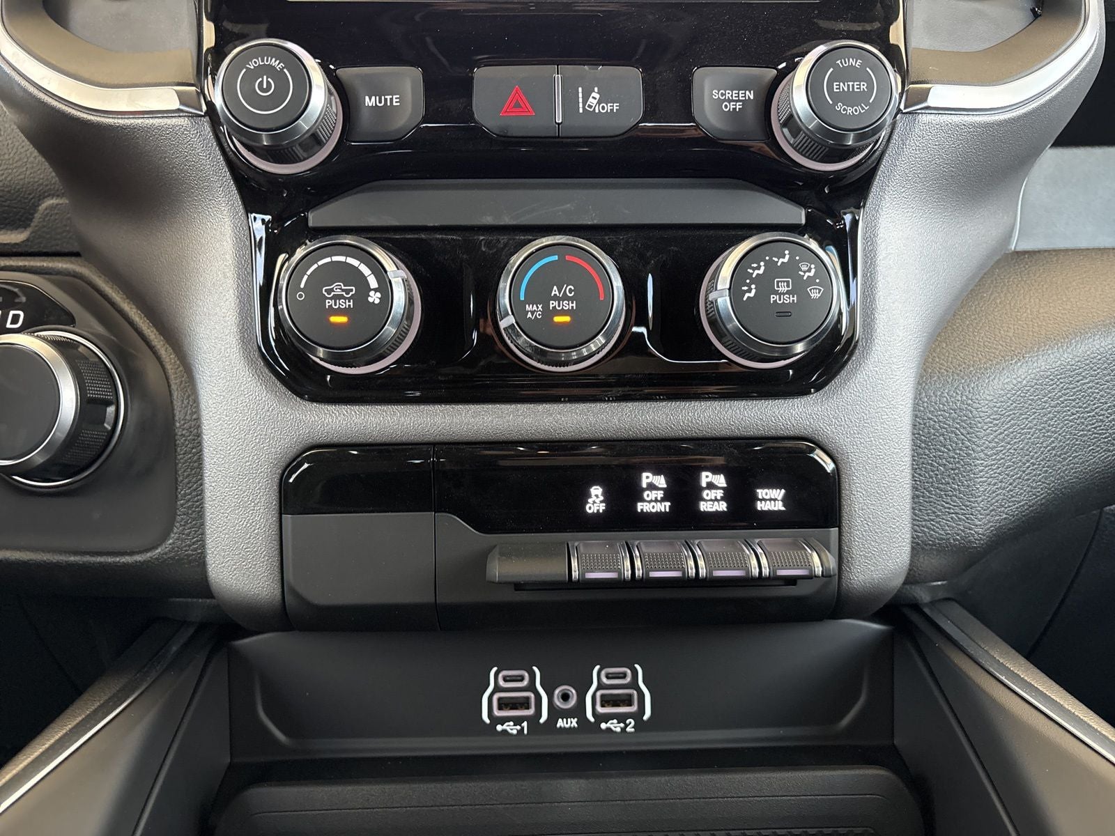 2026 RAM Ram 1500 RAM 1500 LONE STAR CREW CAB 4X4 5'7' BOX