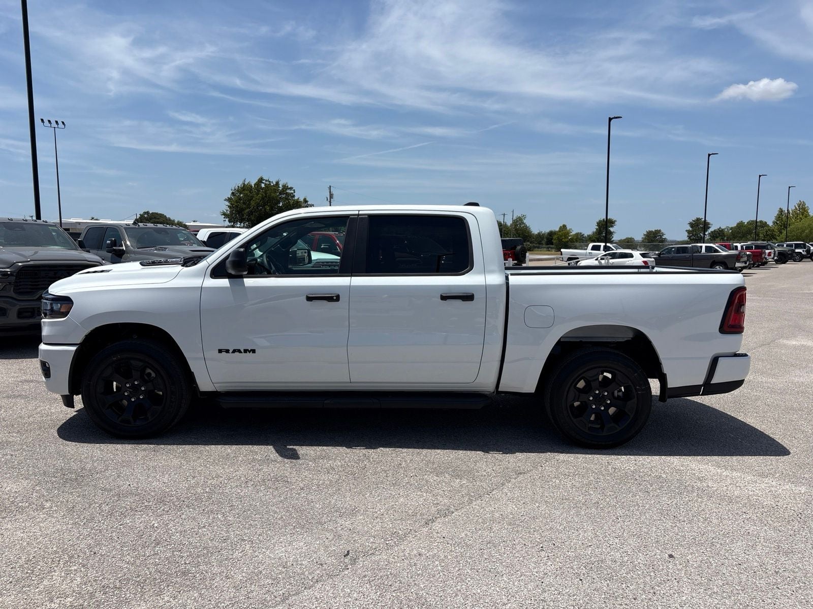 2026 RAM Ram 1500 RAM 1500 EXPRESS CREW CAB 4X4 5'7' BOX
