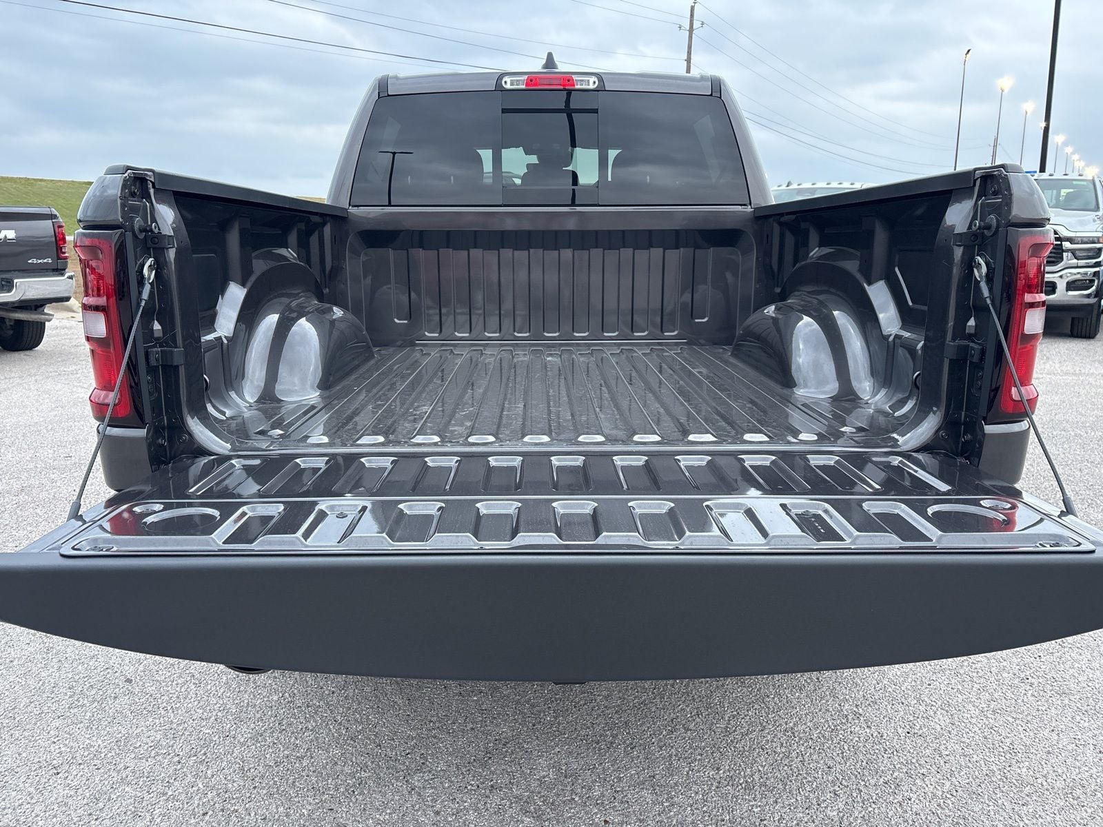 2026 RAM Ram 1500 RAM 1500 EXPRESS CREW CAB 4X4 5'7' BOX