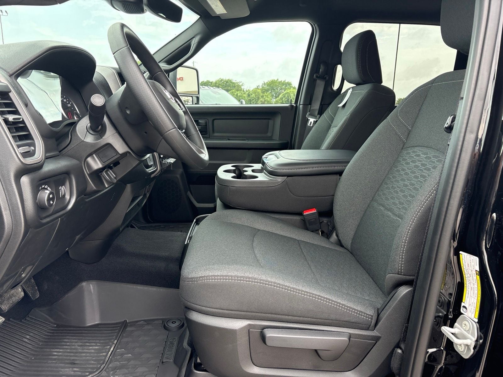 2026 RAM Ram 2500 RAM 2500 BLACK EXPRESS CREW CAB 4X4 6'4' BOX