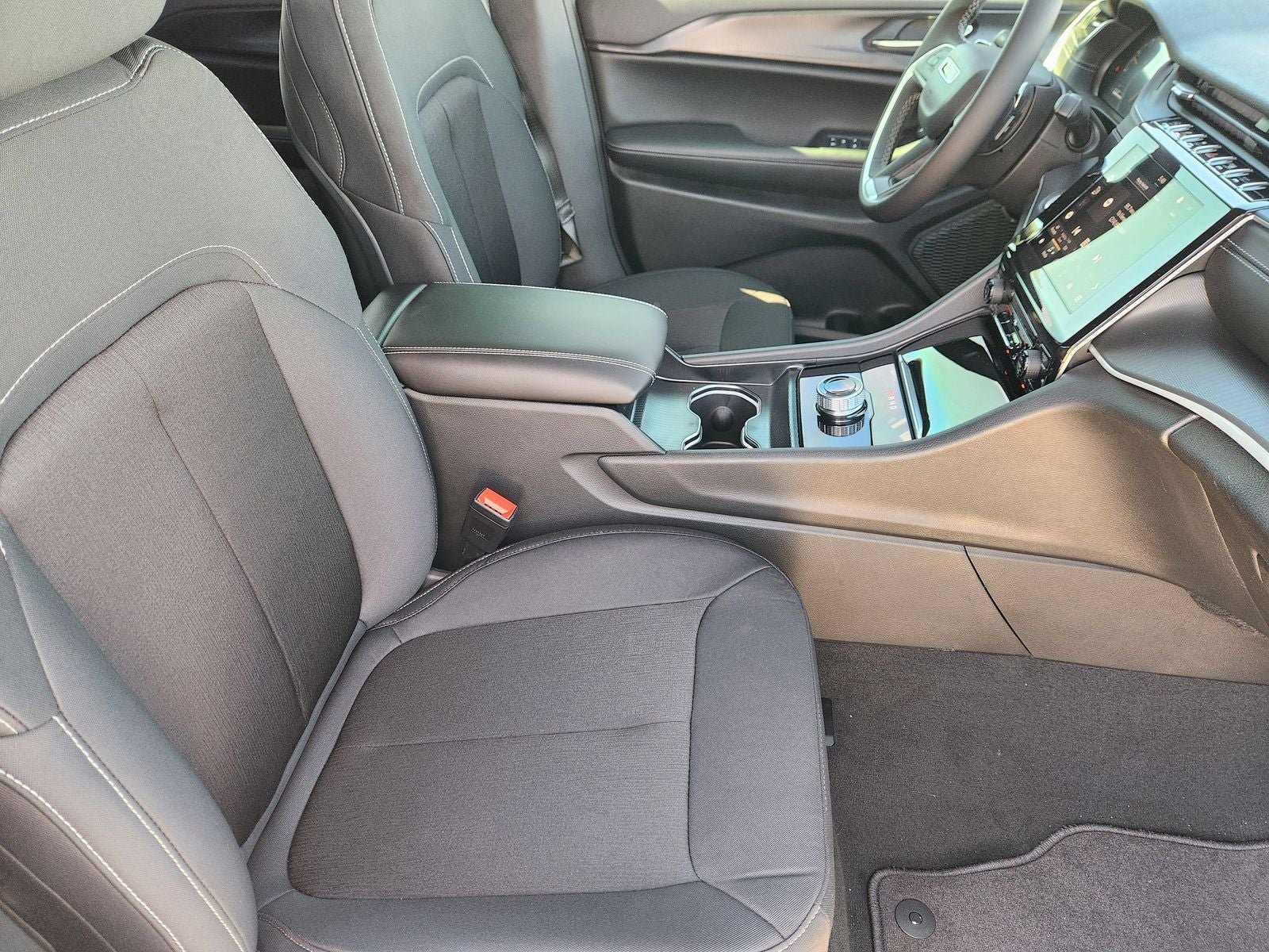 2026 Jeep Grand Cherokee GRAND CHEROKEE LAREDO 4X2