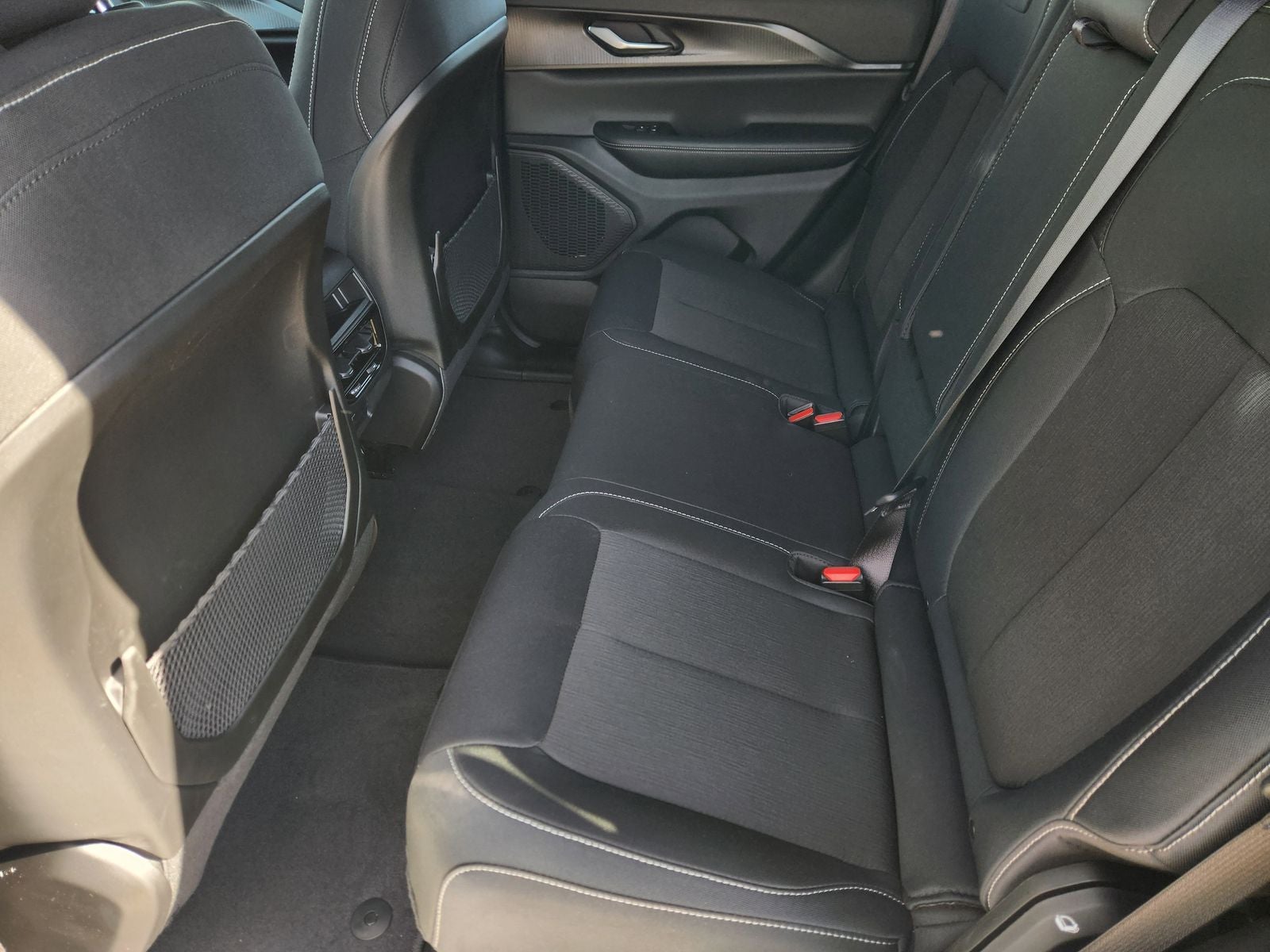 2026 Jeep Grand Cherokee GRAND CHEROKEE LAREDO 4X2