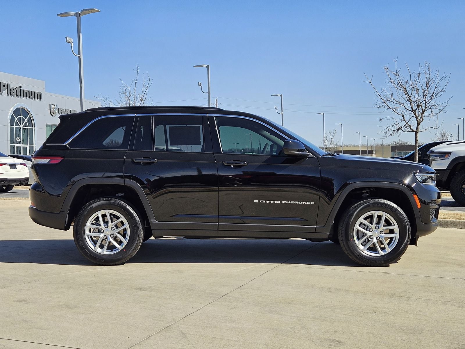 2026 Jeep Grand Cherokee GRAND CHEROKEE LAREDO 4X2