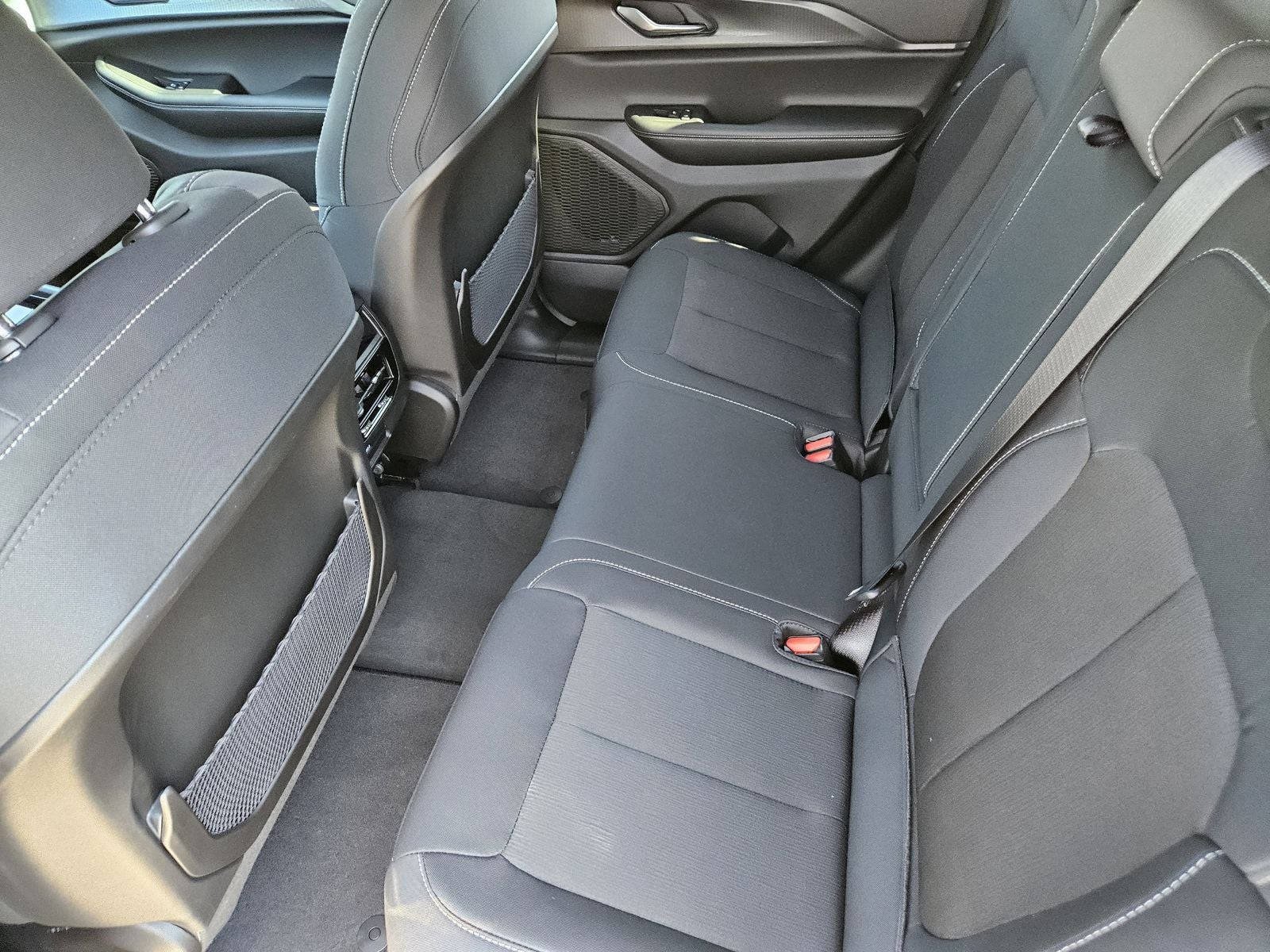 2025 Jeep Grand Cherokee GRAND CHEROKEE LAREDO X 4X2