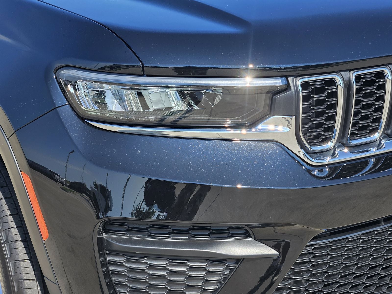 2025 Jeep Grand Cherokee GRAND CHEROKEE LAREDO X 4X2