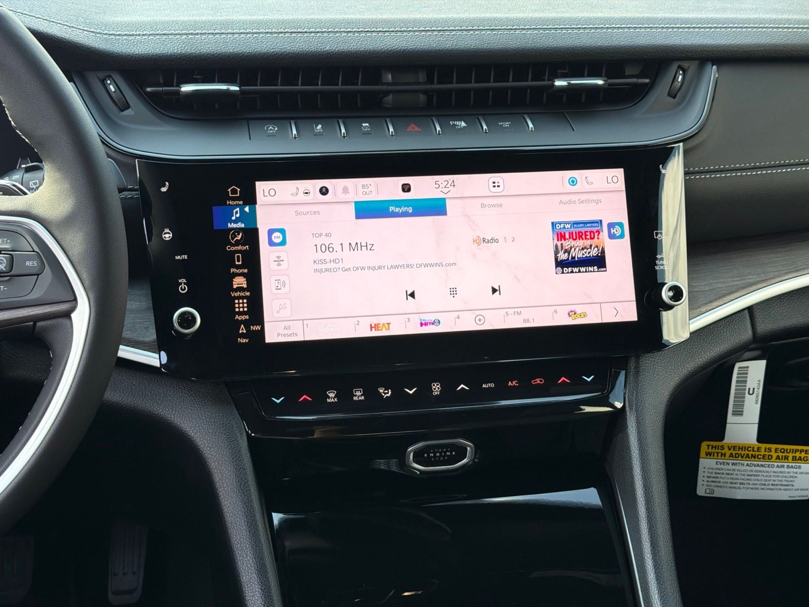 2027 Jeep Grand Cherokee Laredo Altitude