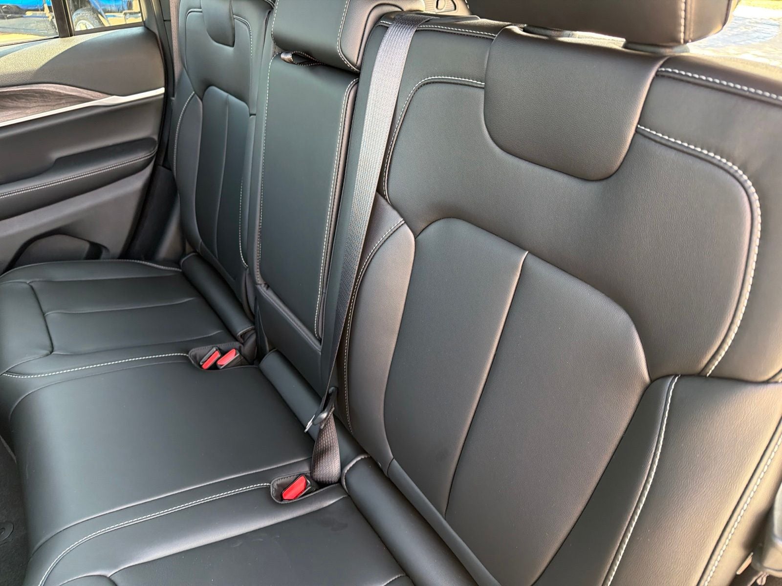 2027 Jeep Grand Cherokee GRAND CHEROKEE LIMITED 4X2